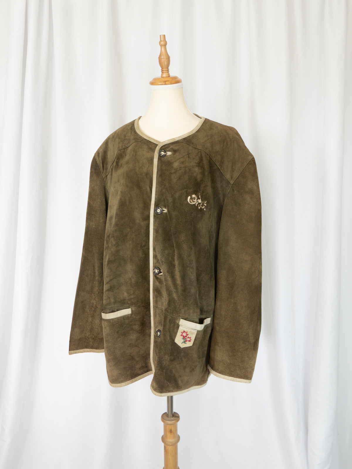 Chaqueta de Gamuza Verde Oliva Bordada - Enzo Scapati - La Reversa