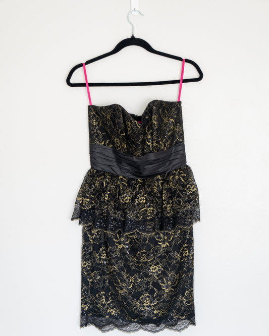 Vestido Encaje Negro & Dorado - Betsey Johnson