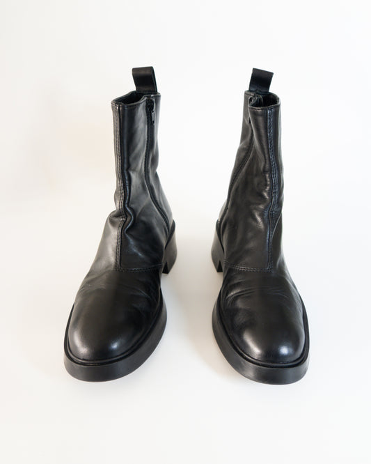 Botines en Cuero Negro - Bimba Y Lola