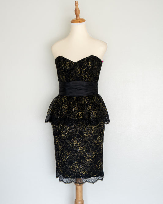 Vestido Encaje Negro & Dorado - Betsey Johnson - La Reversa