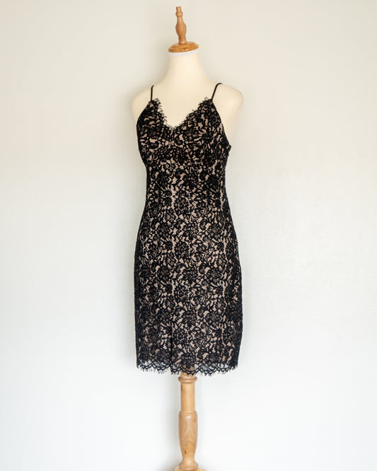 Vestido Lencero Encaje Negro - Express - La Reversa