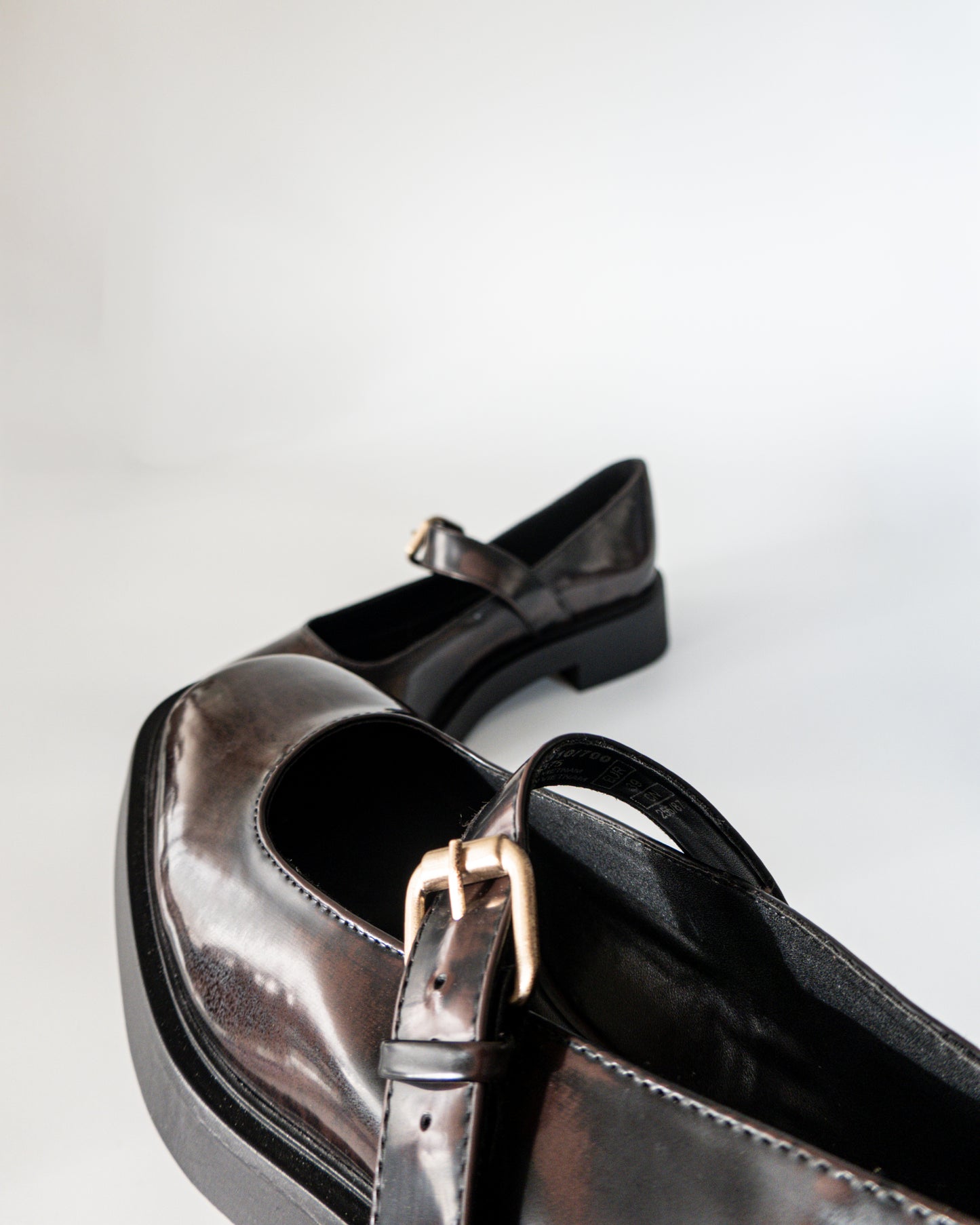 Zapatos Mary Jane Efecto Charol Degradado - Zara - La Reversa