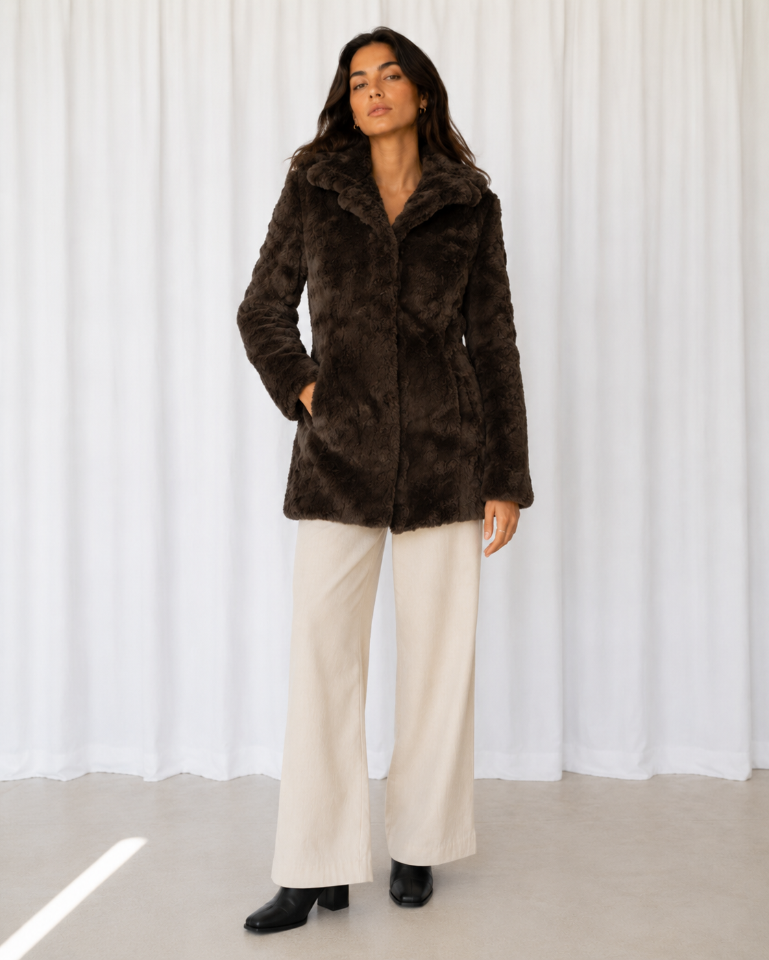 Abrigo Faux Fur Chocolate - Rocha, John Rocha - La Reversa