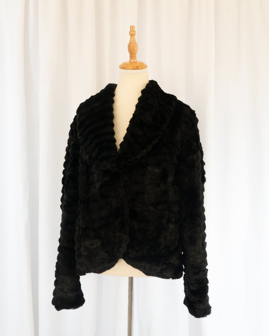 Abrigo Faux Fur Negra - Melanie Lyne - La Reversa