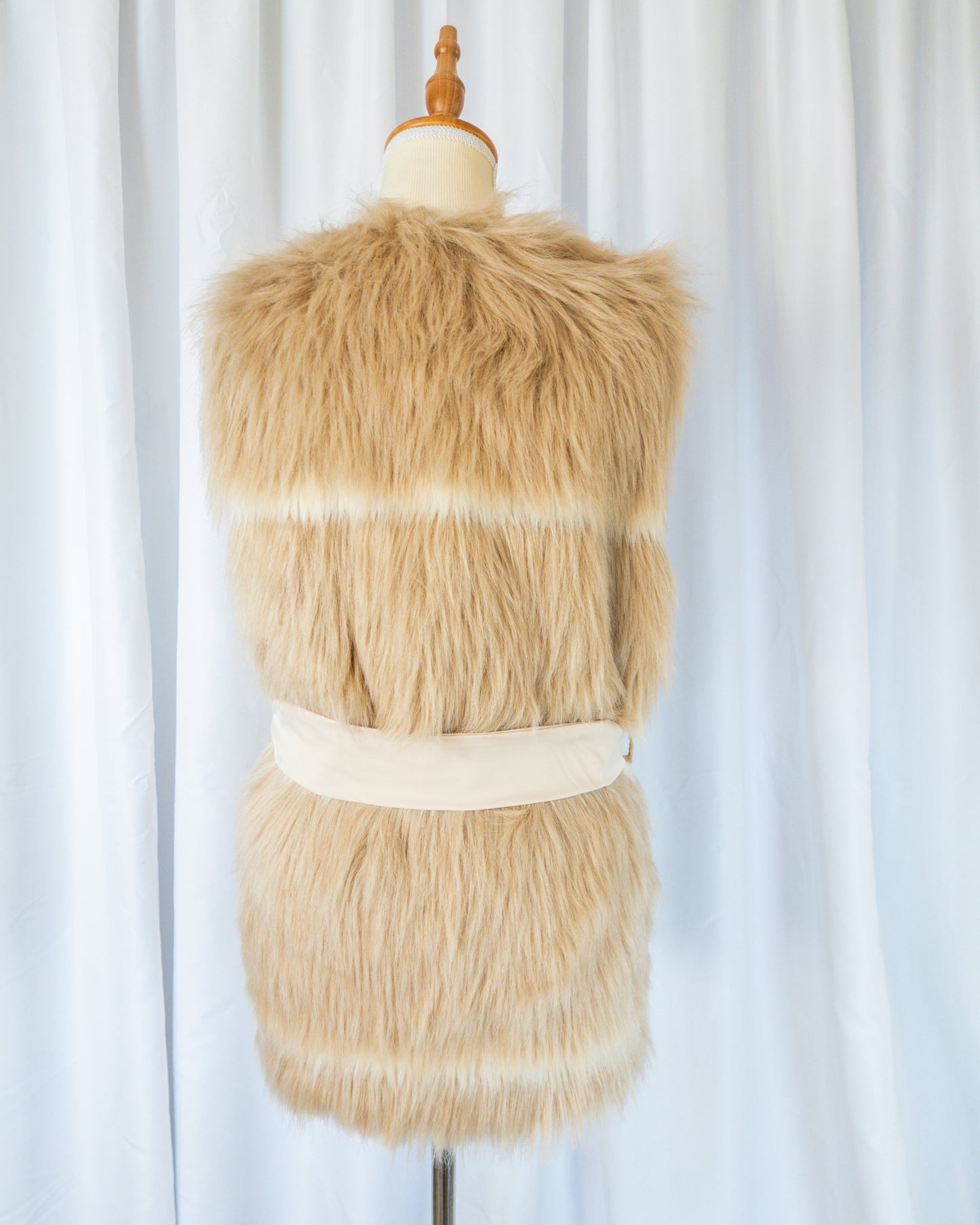 Abrigo Faux Fur Vest Beige - Forever & Me - La Reversa