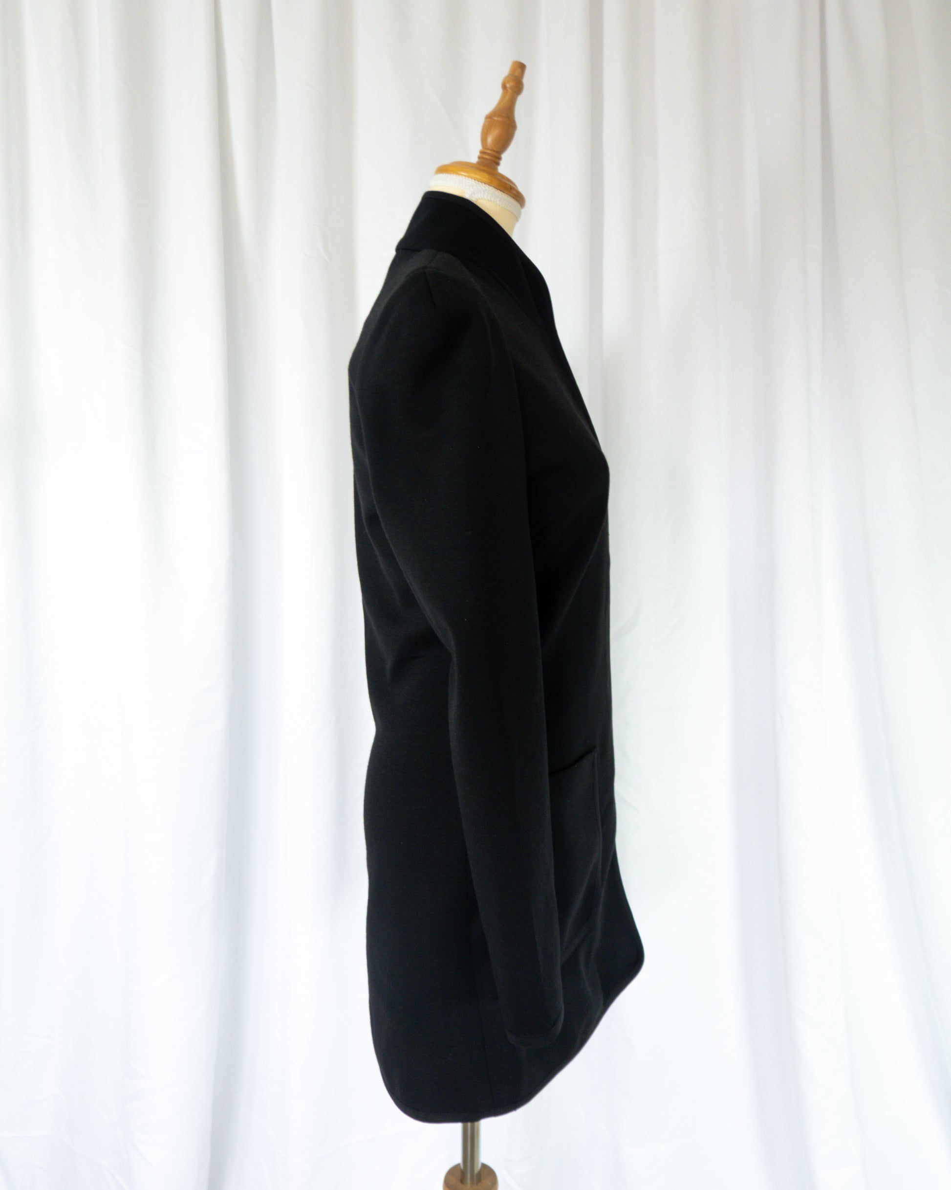 Blazer Minimal Negro Estructurado - Emanuel Ungaro - La Reversa
