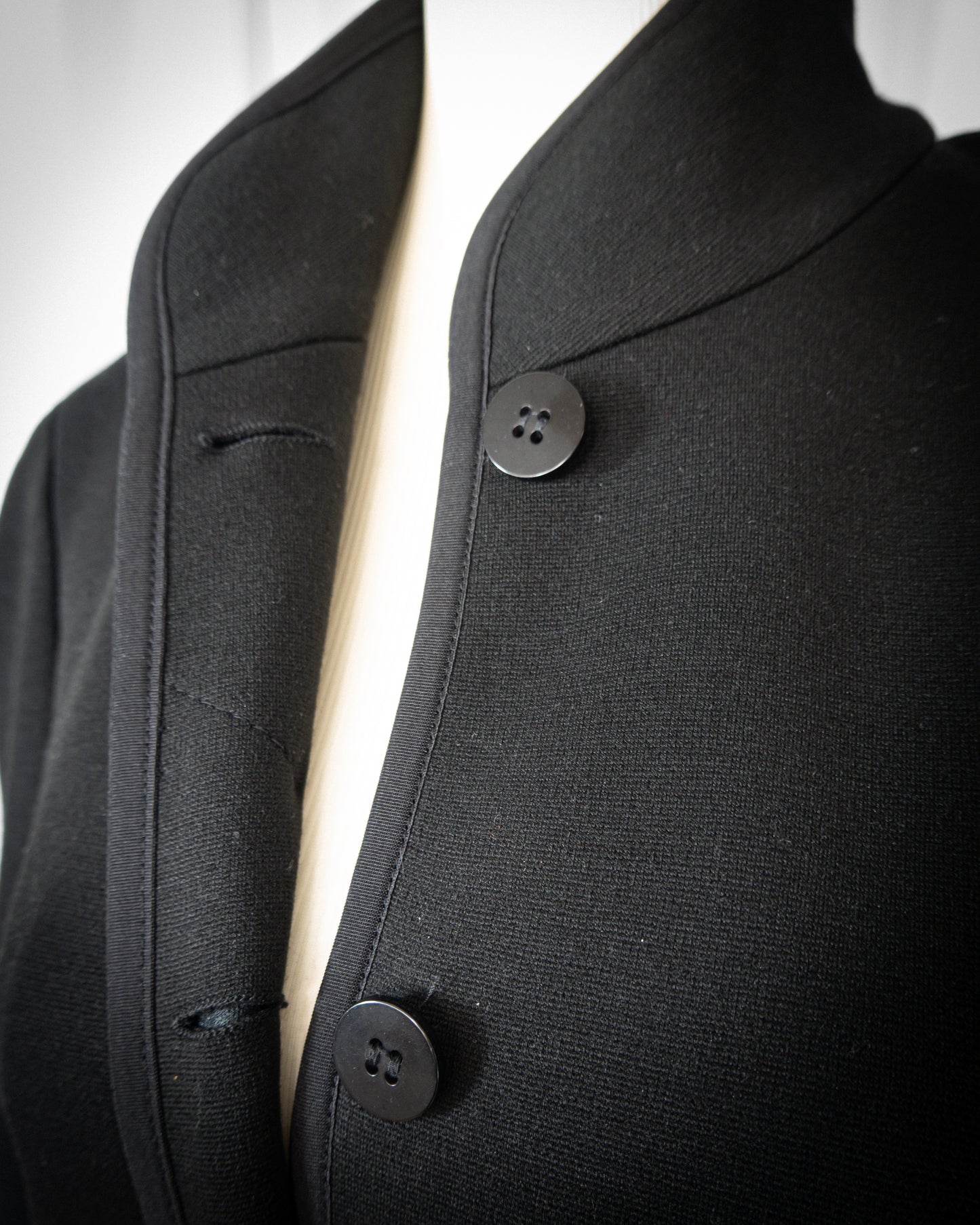 Blazer Minimal Negro Estructurado - Emanuel Ungaro - La Reversa