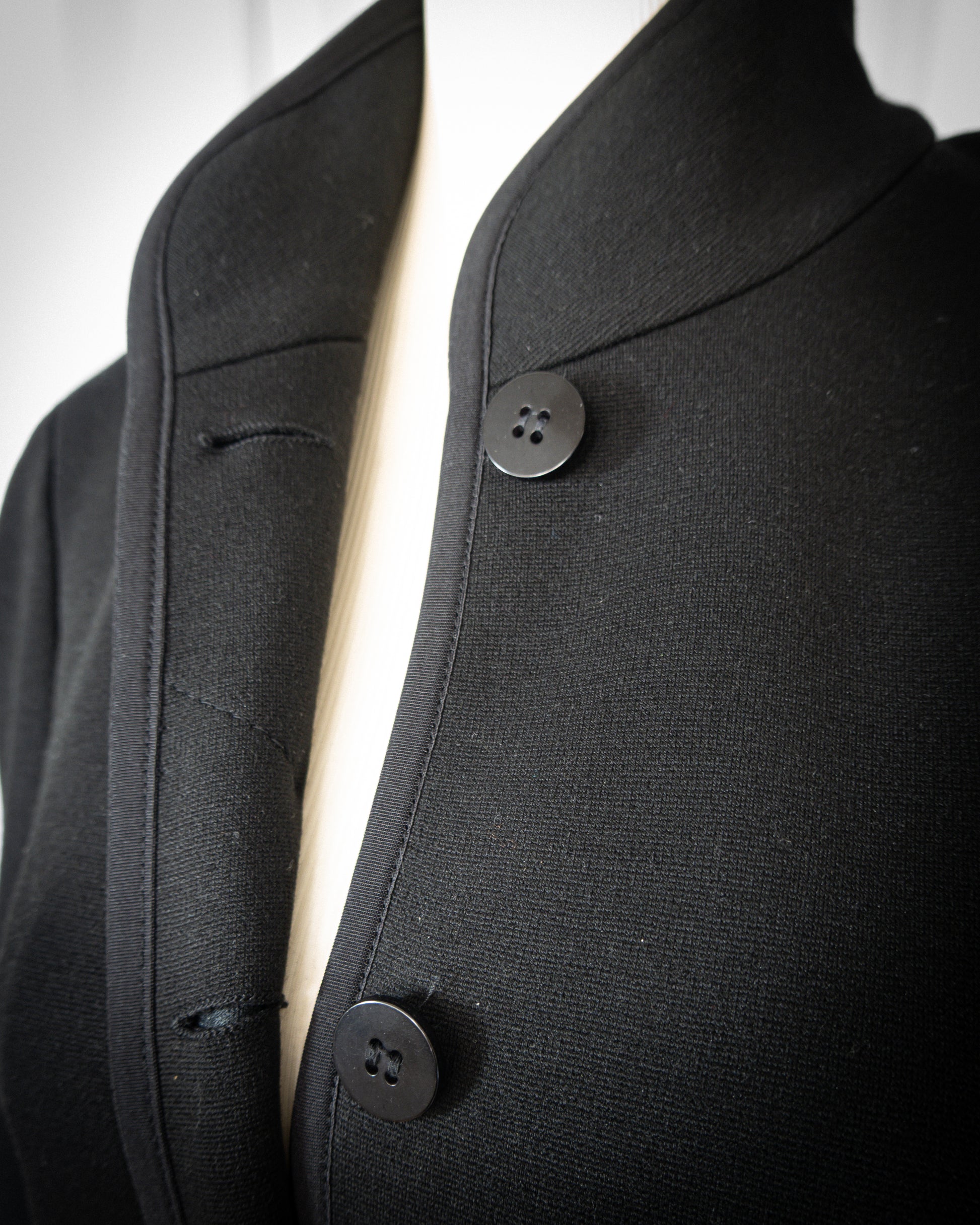 Blazer Minimal Negro Estructurado - Emanuel Ungaro - La Reversa
