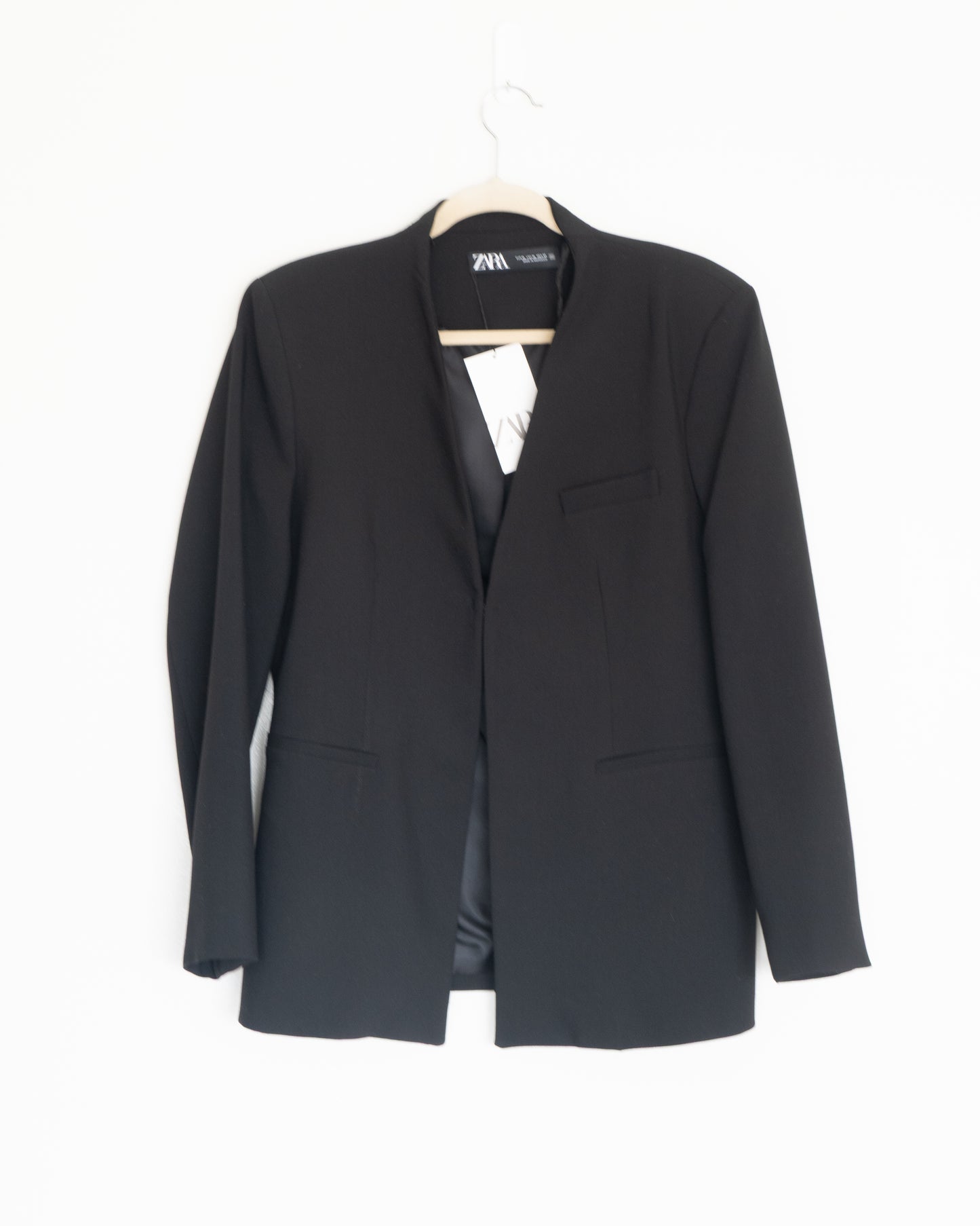 Blazer Negro Minimal - Zara - La Reversa