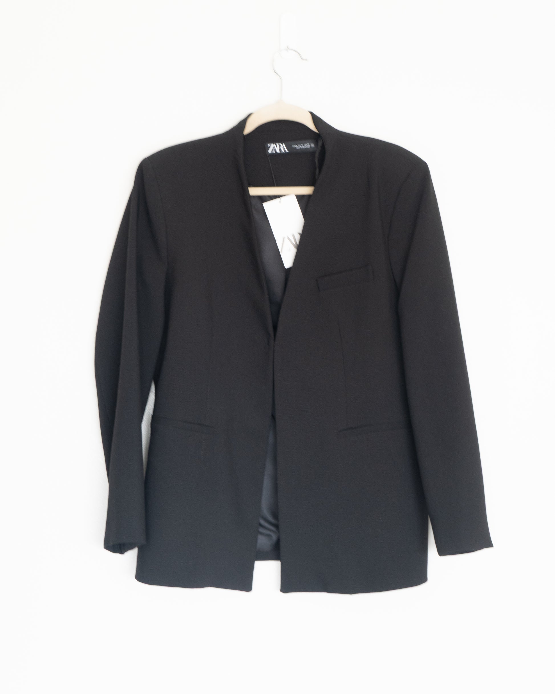 Blazer Negro Minimal - Zara - La Reversa