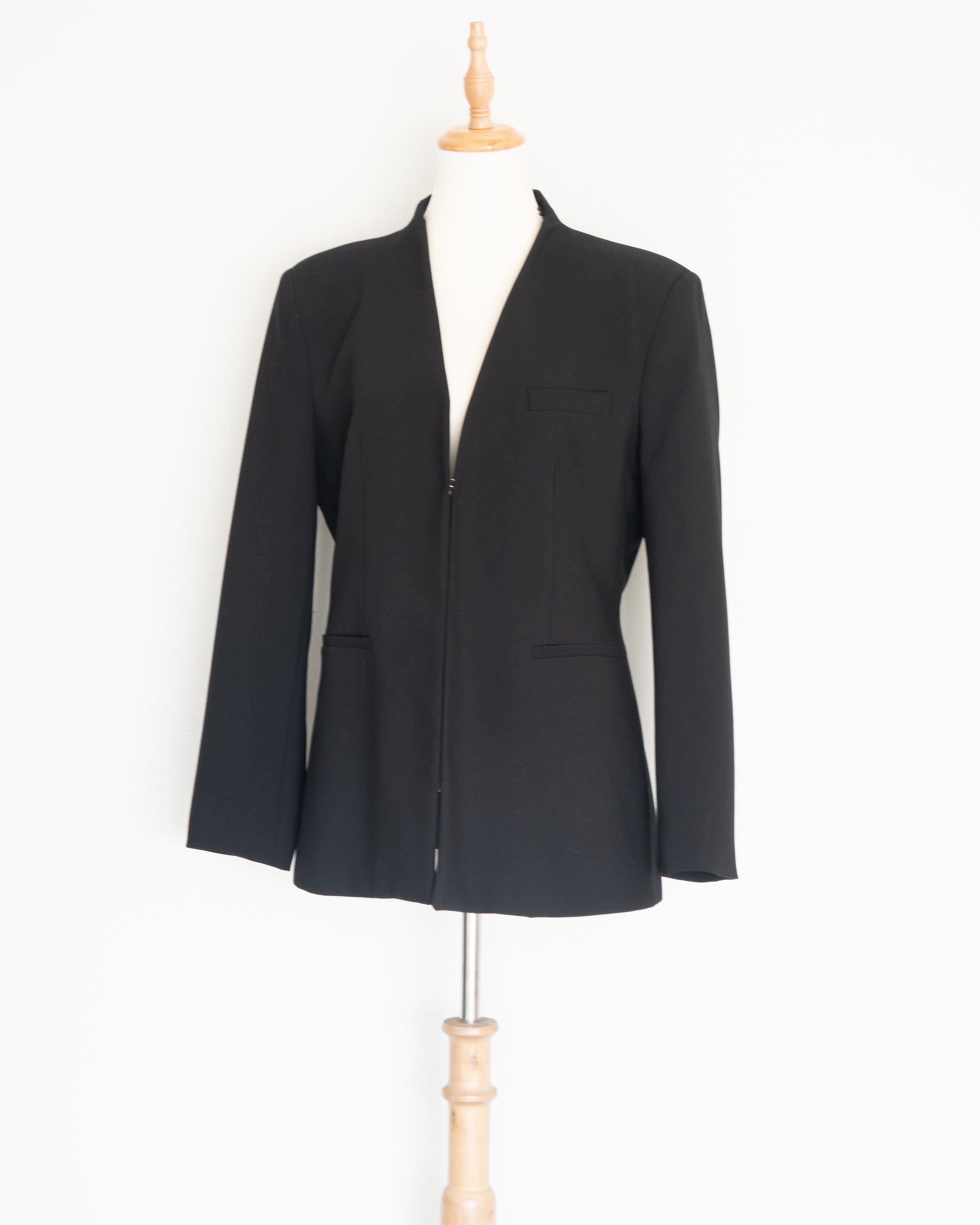 Blazer Negro Minimal - Zara - La Reversa