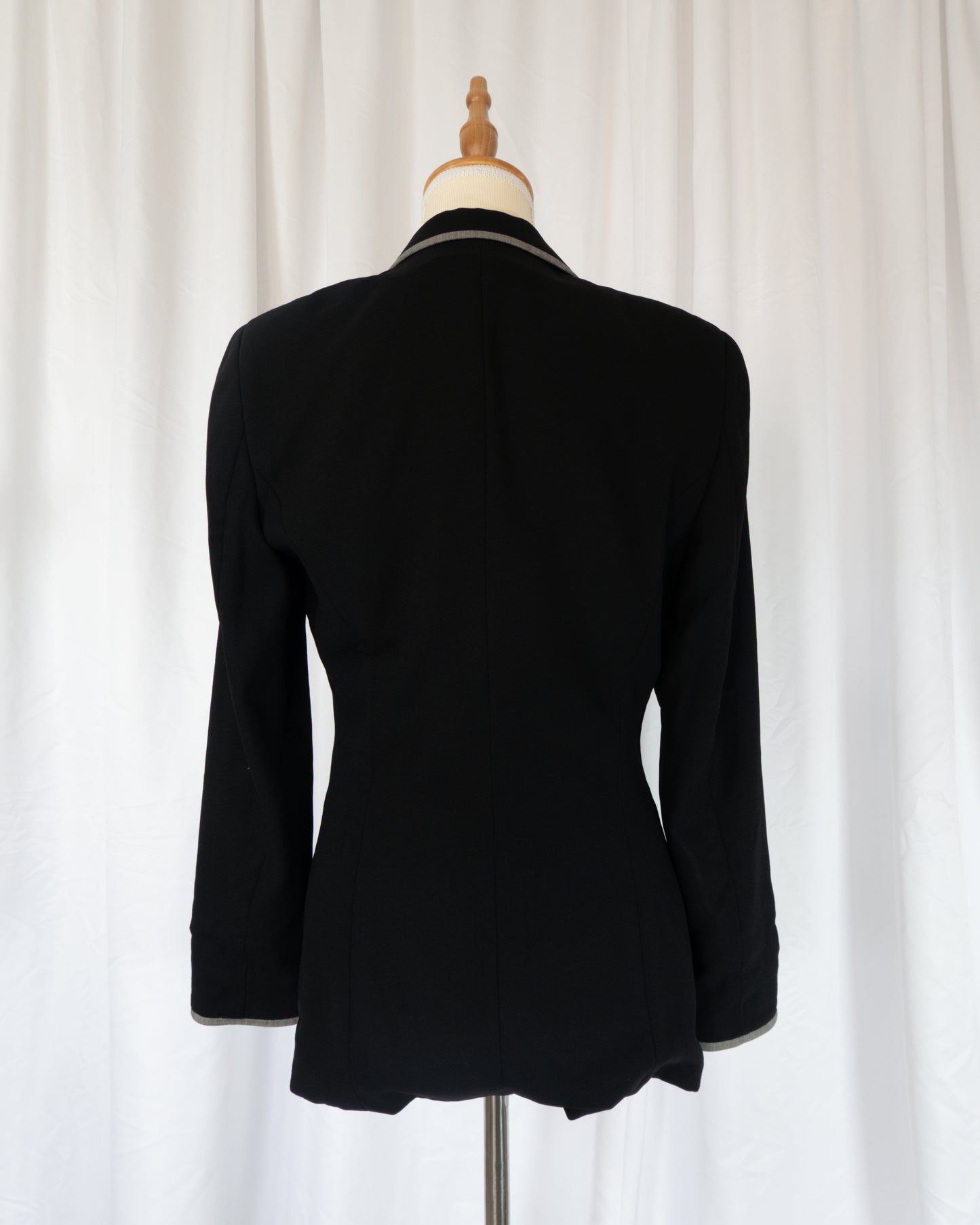 Blazer Sastrero Negro - Escada - La Reversa