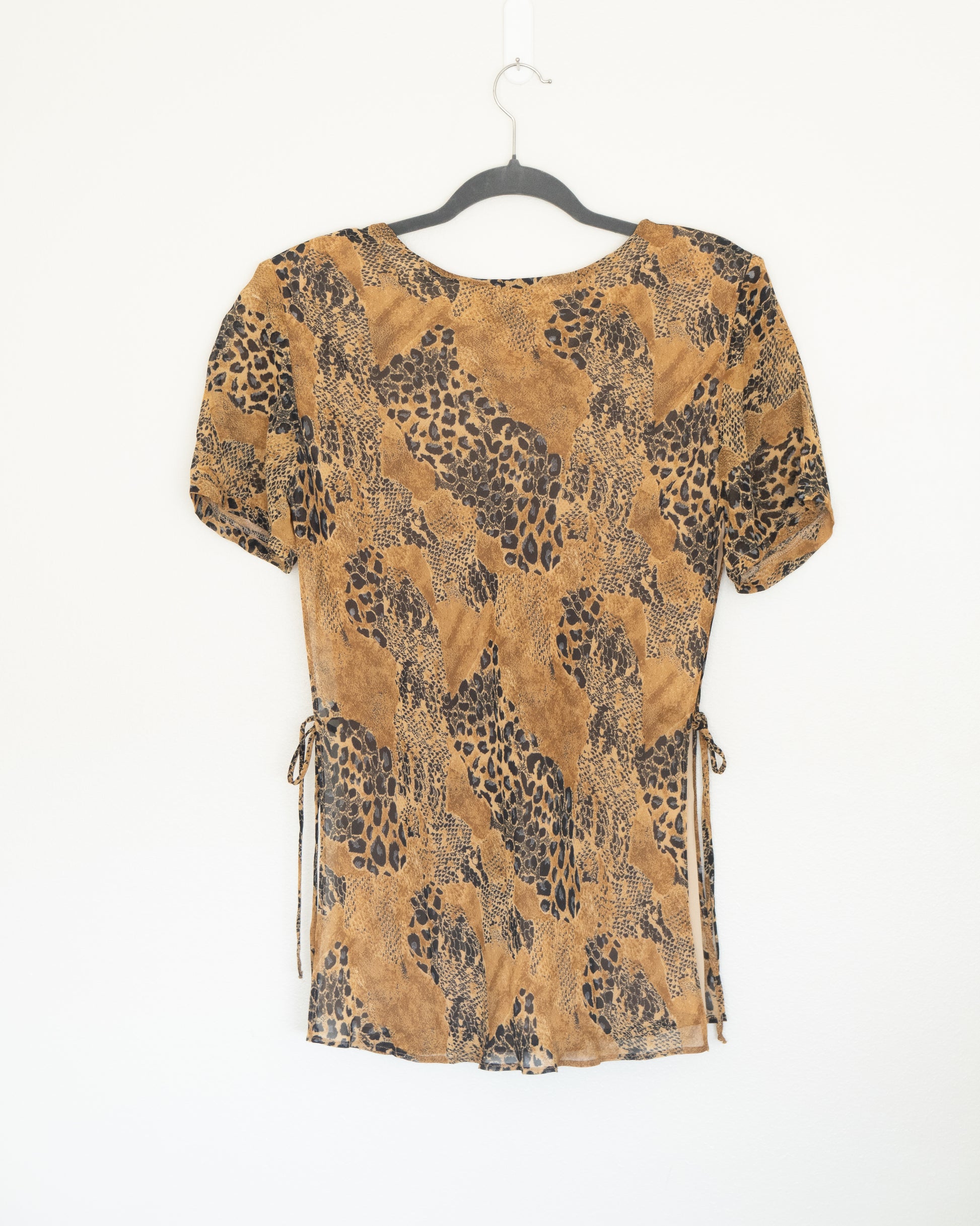 Blusa Animal Print con Amarras Laterales - Micci - La Reversa