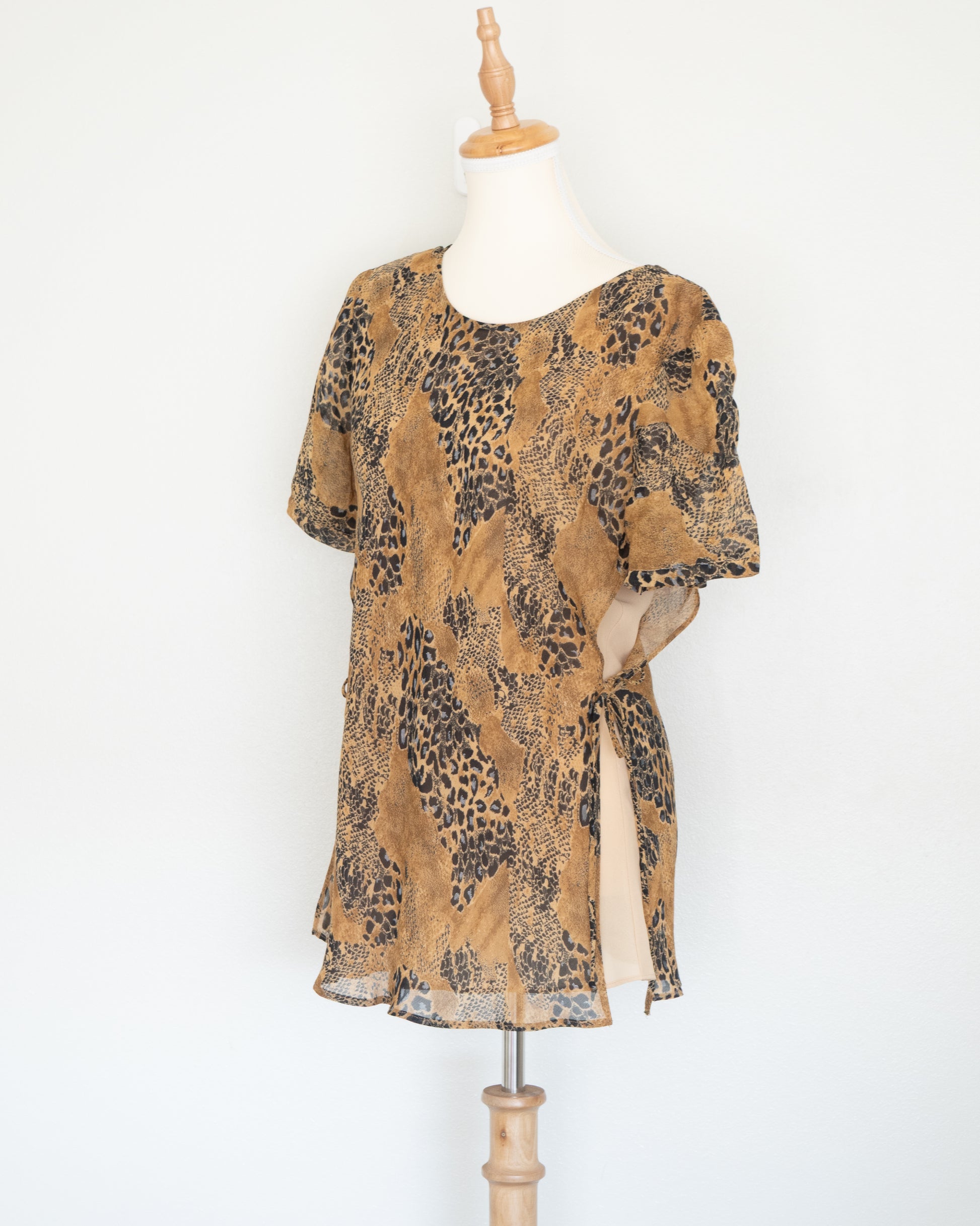 Blusa Animal Print con Amarras Laterales - Micci - La Reversa