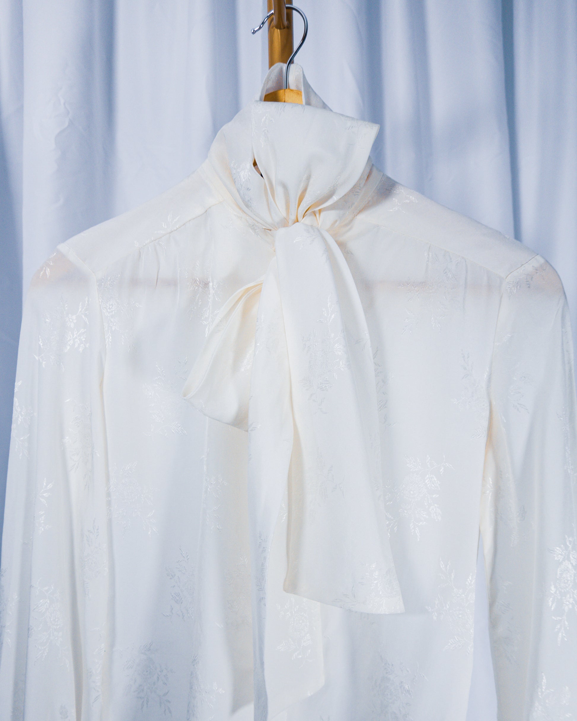 Blusa Lazo Satinado - Pucci - La Reversa