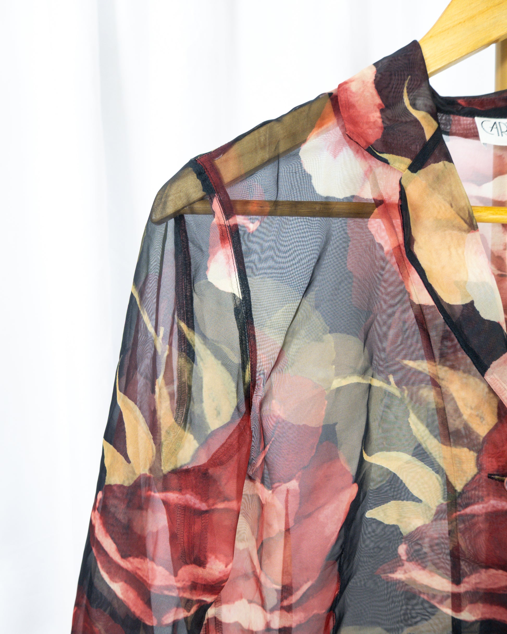 Blusa Mesh Rose Garden - Cartoon - La Reversa