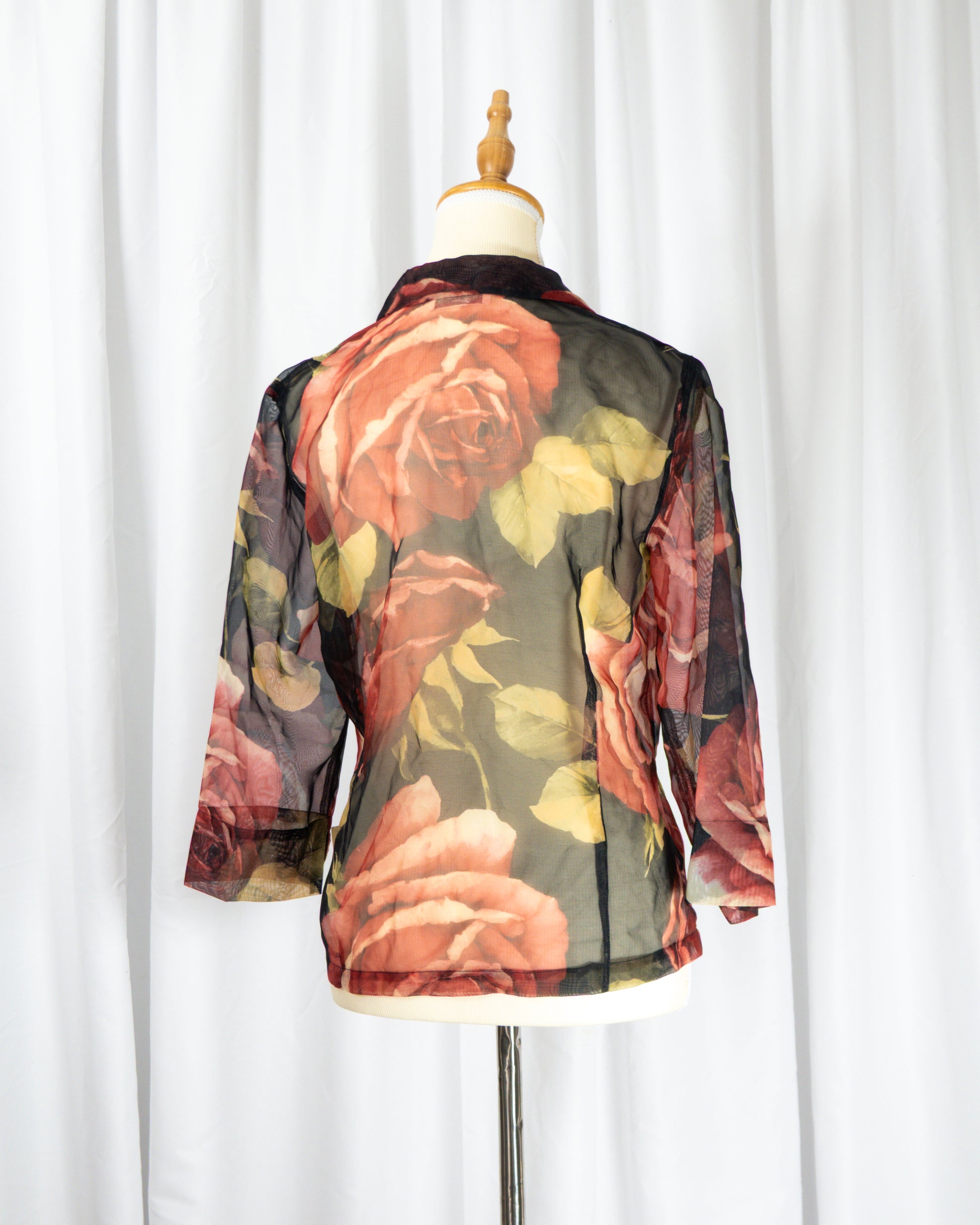 Blusa Mesh Rose Garden - Cartoon - La Reversa