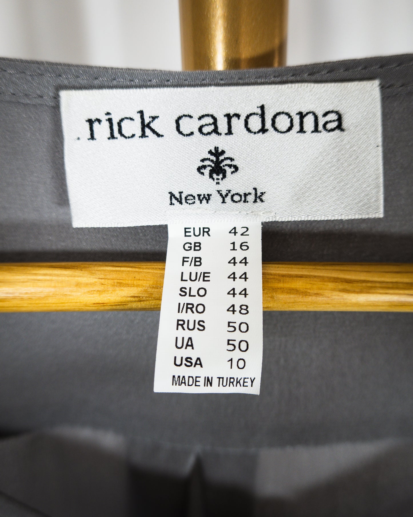 Blusa Satinada Silver Grey - Rick Cardona - La Reversa