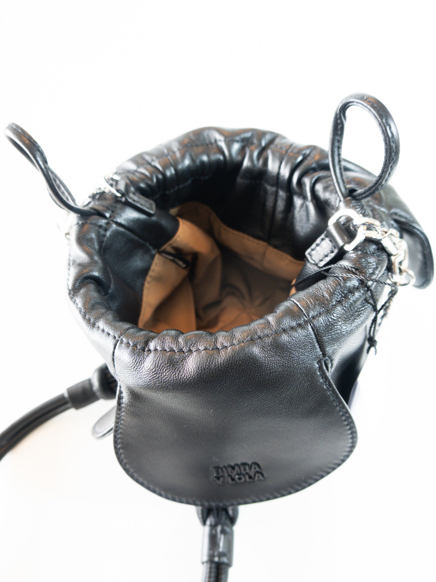 Bolso Pétalo de Piel Negro - Bimba Y Lola - La Reversa