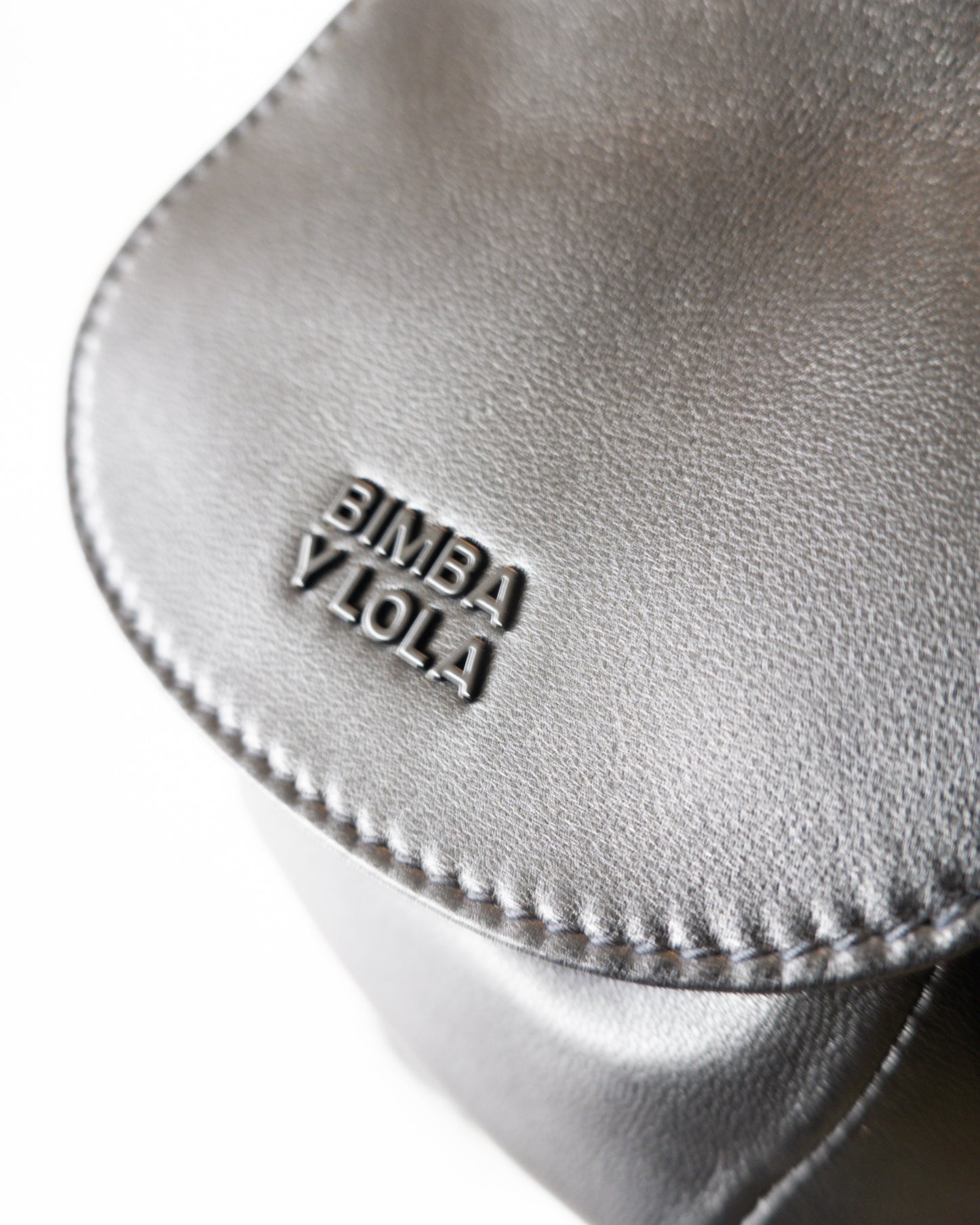 Bolso Pétalo de Piel Negro - Bimba Y Lola - La Reversa