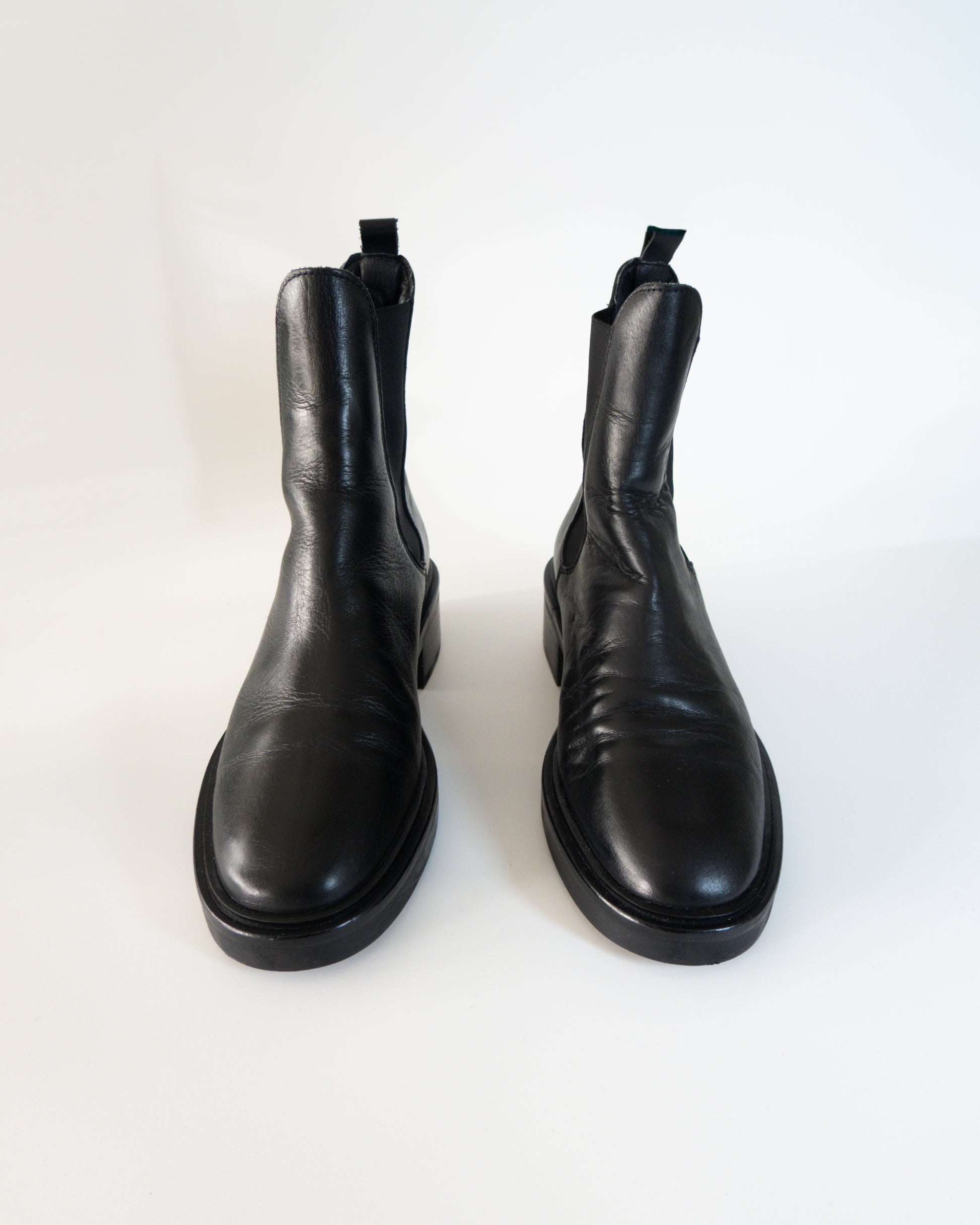 Botines Chelsea de Cuero Negro - Alpe - La Reversa