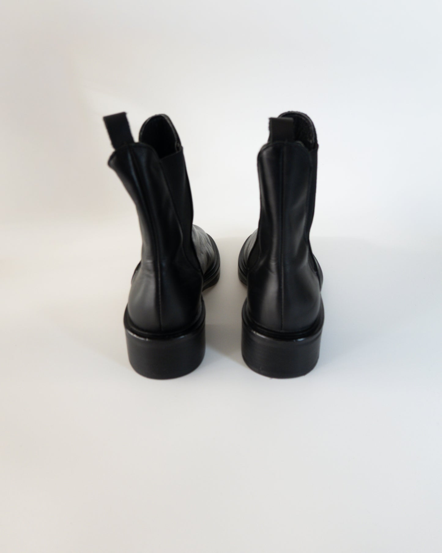 Botines Chelsea de Cuero Negro - Alpe - La Reversa