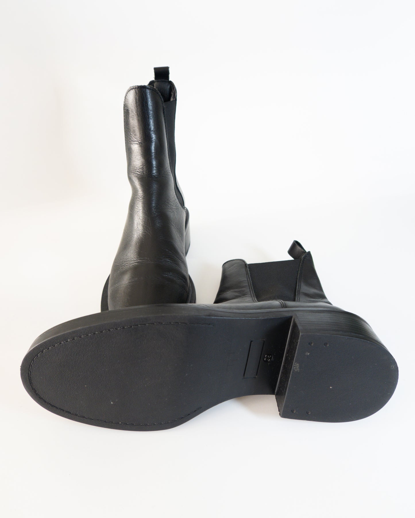 Botines Chelsea de Cuero Negro - Alpe - La Reversa