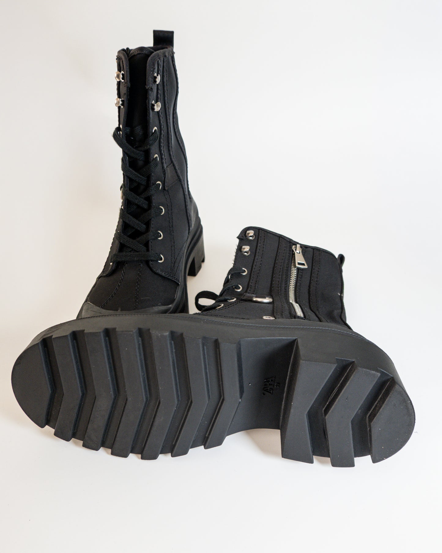 Botines Militares de Lona Negros - Zara - La Reversa