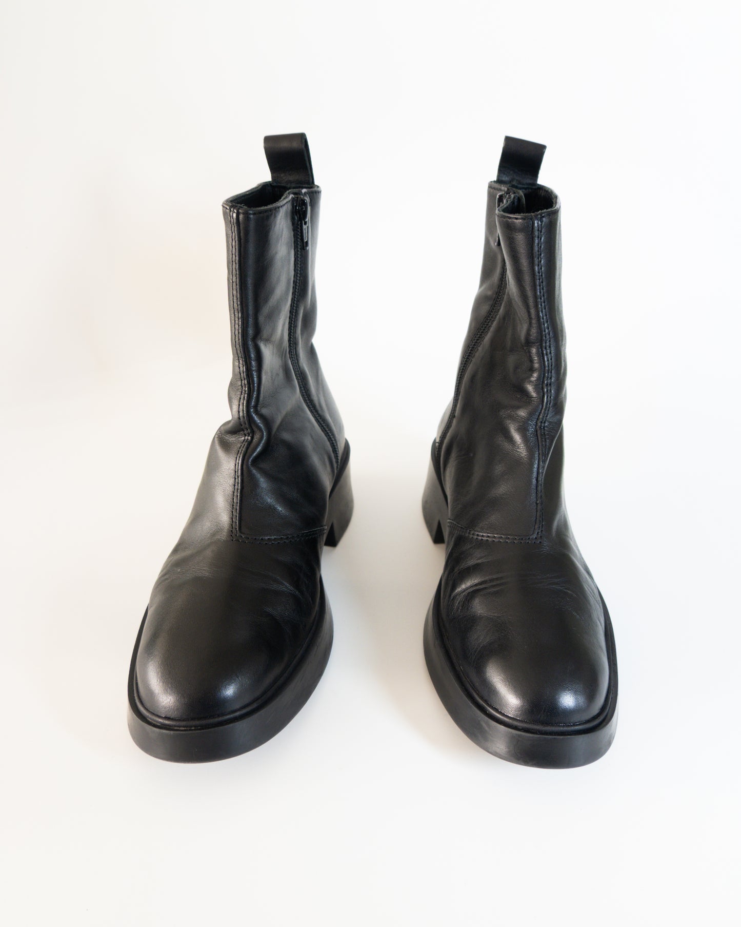 Botines en Cuero Negro -  Bimba Y Lola - La Reversa