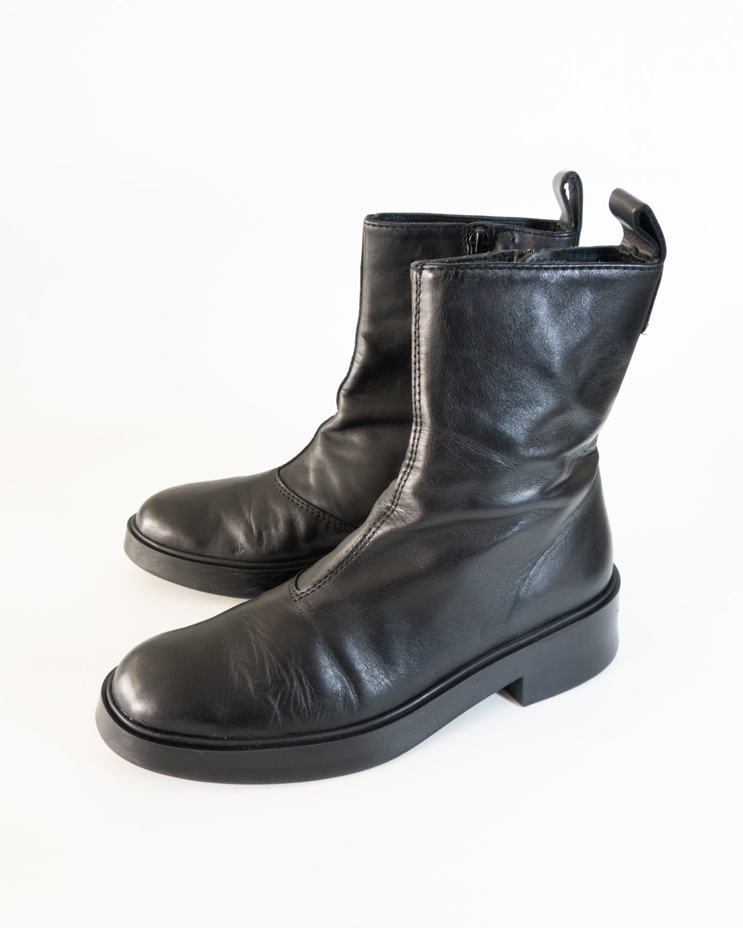 Botines en Cuero Negro -  Bimba Y Lola - La Reversa