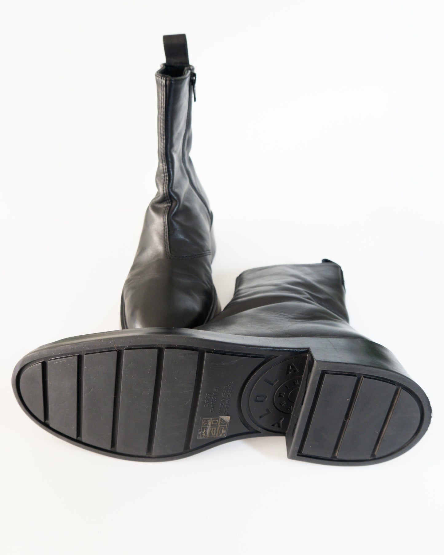 Botines en Cuero Negro -  Bimba Y Lola - La Reversa