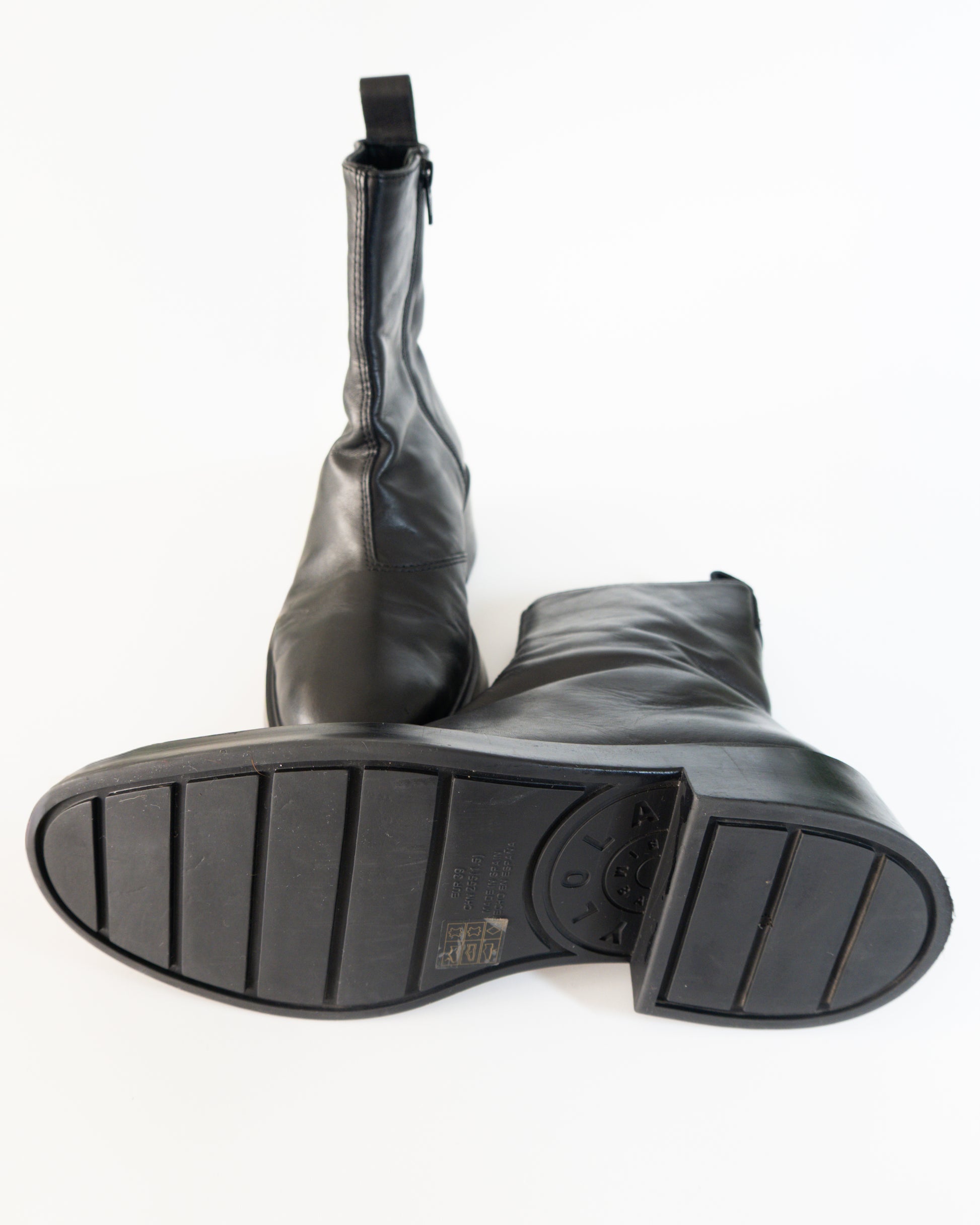 Botines en Cuero Negro -  Bimba Y Lola - La Reversa