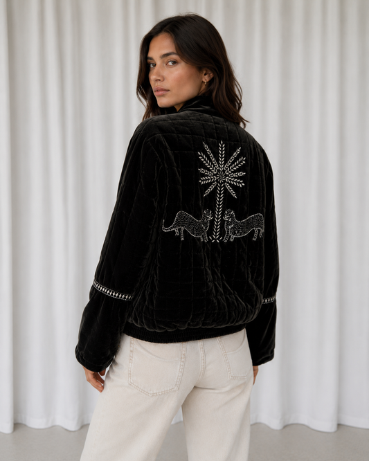 Chaqueta Acolchada Terciopelo Negro Bordado - India Chic - La Reversa