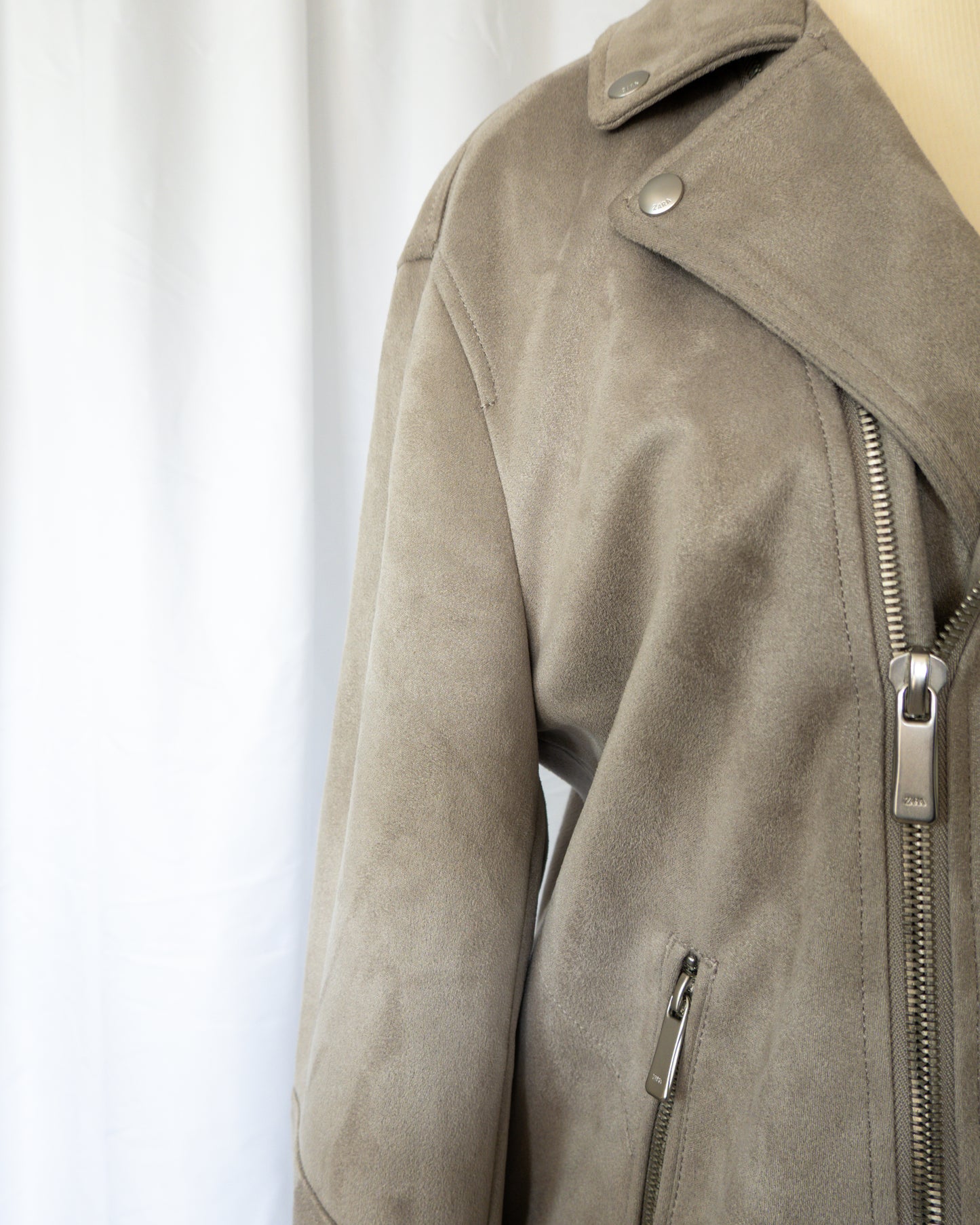 Chaqueta Faux Suede Biker – Zara - La Reversa