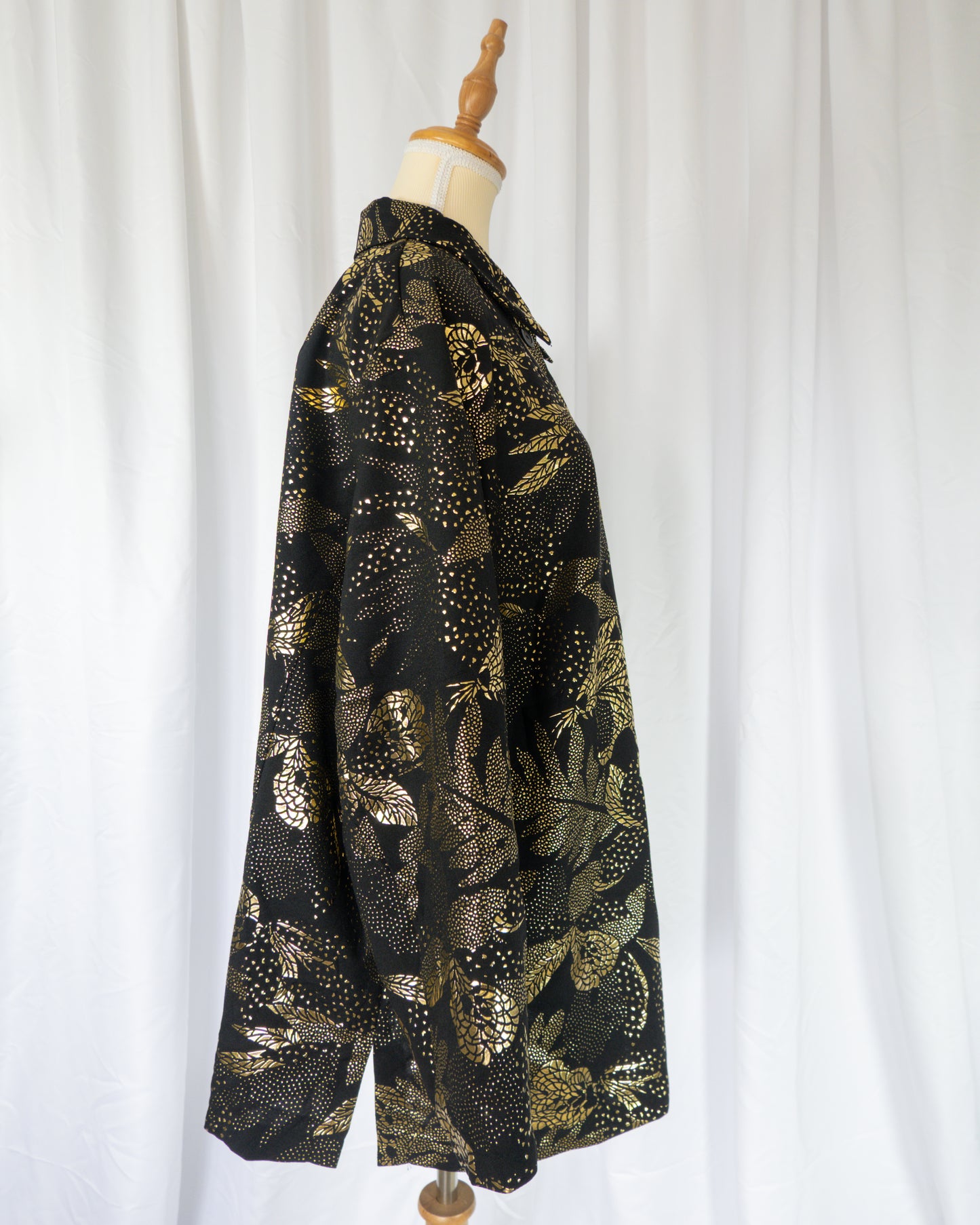 Chaqueta Floral Black & Gold - La Reversa