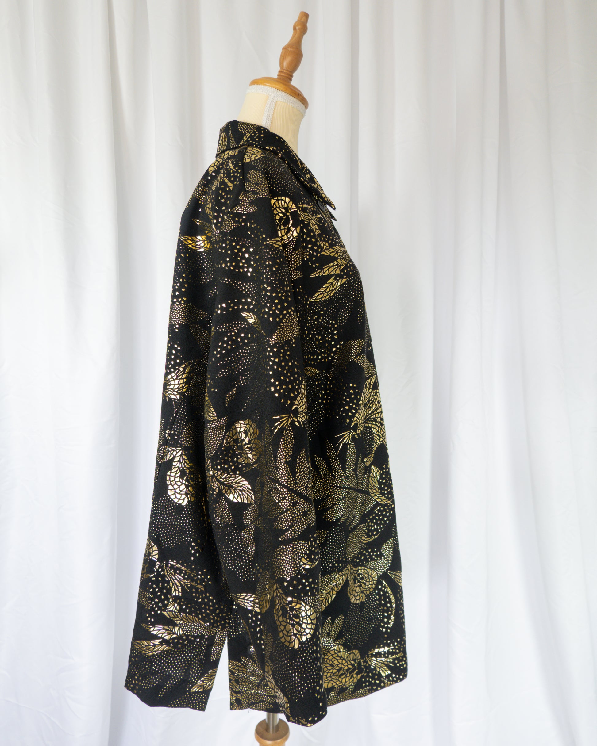 Chaqueta Floral Black & Gold - La Reversa