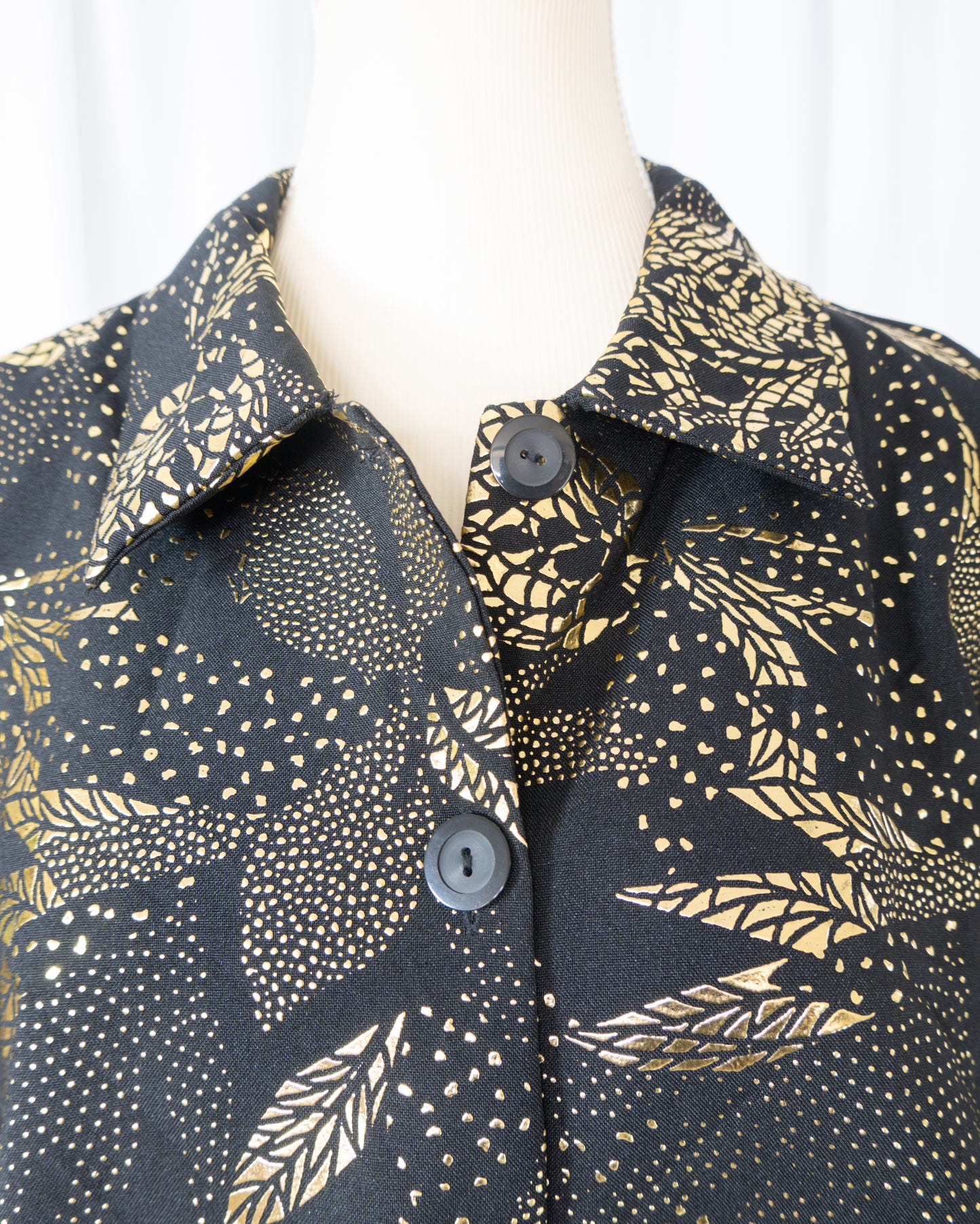 Chaqueta Floral Black & Gold - La Reversa