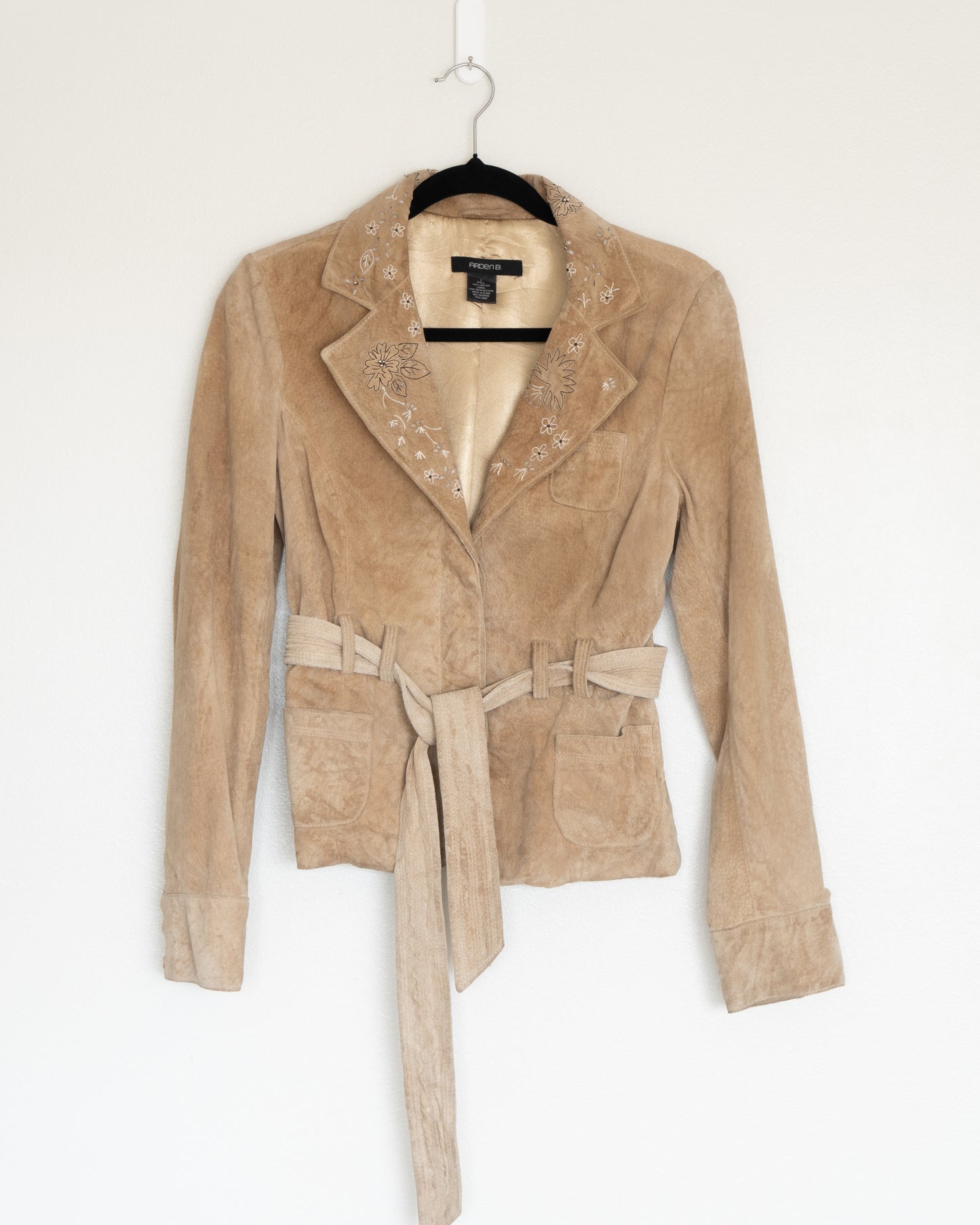 Chaqueta Gamuza Beige Bordada - Arden B - La Reversa