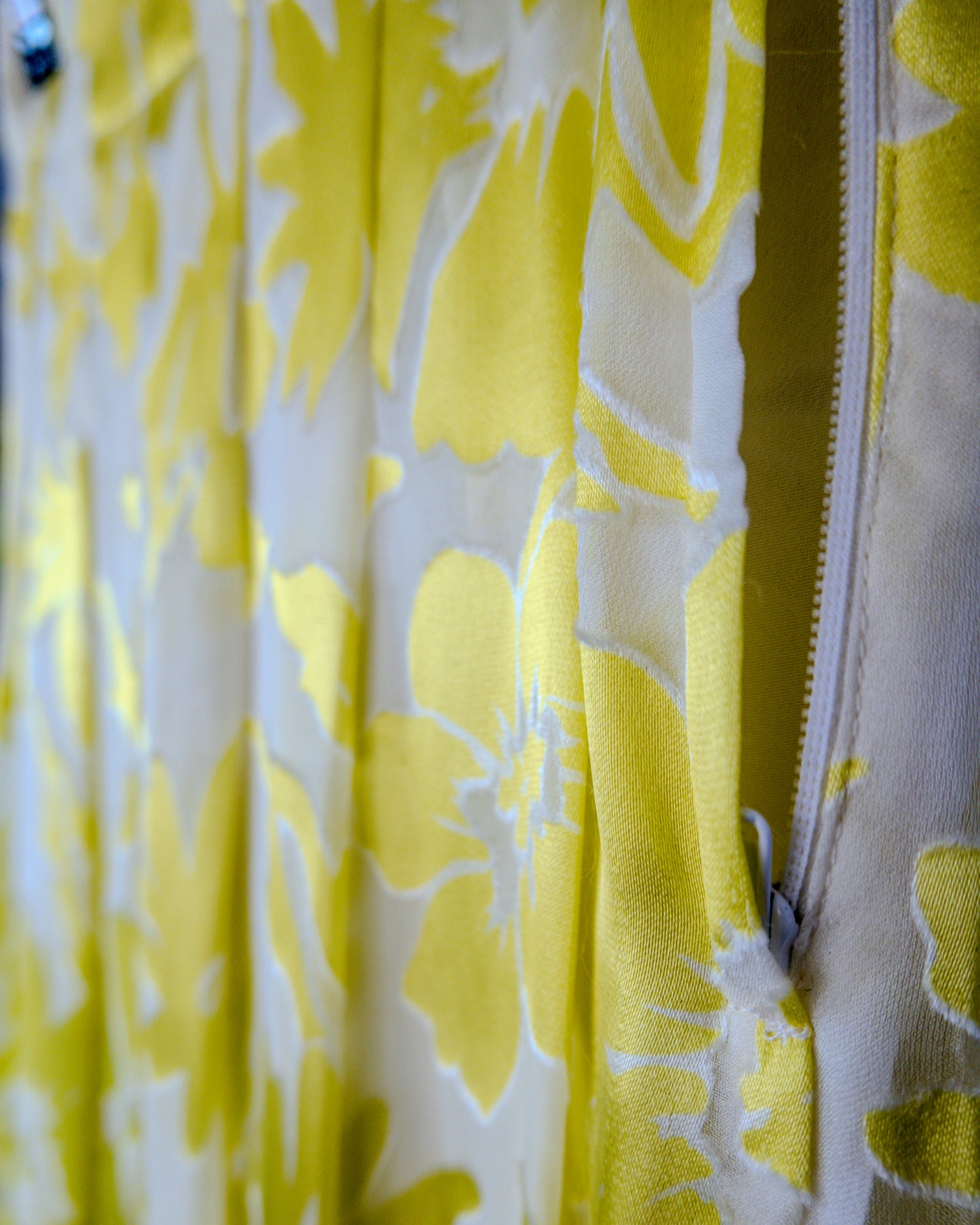 Falda Midi Print Floral Amarillo Vibrante - Emanuel Ungaro - La Reversa