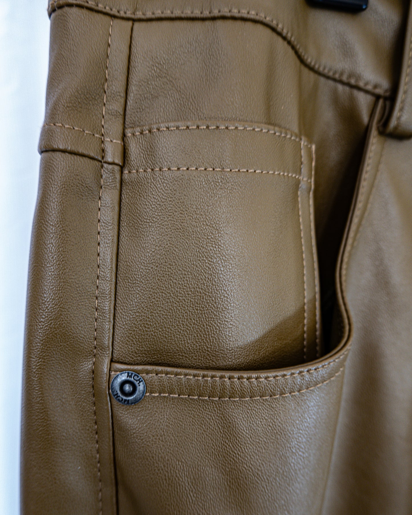 Pantalón Eco Cuero Lace Up - SaintMalē - La Reversa