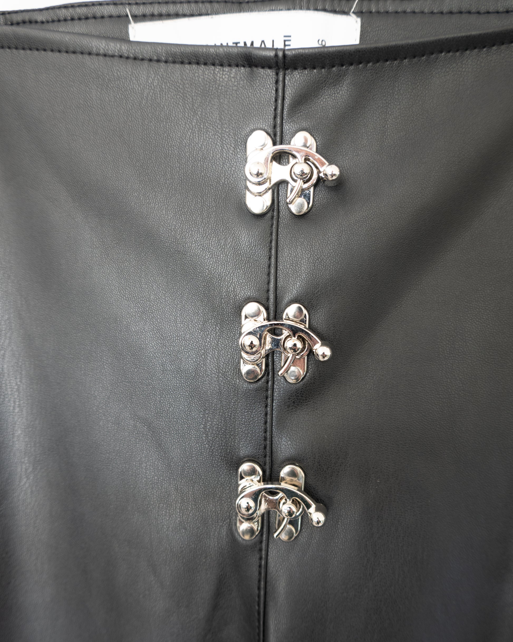 Pantalón Eco Leather Flare - SaintMalē - La Reversa