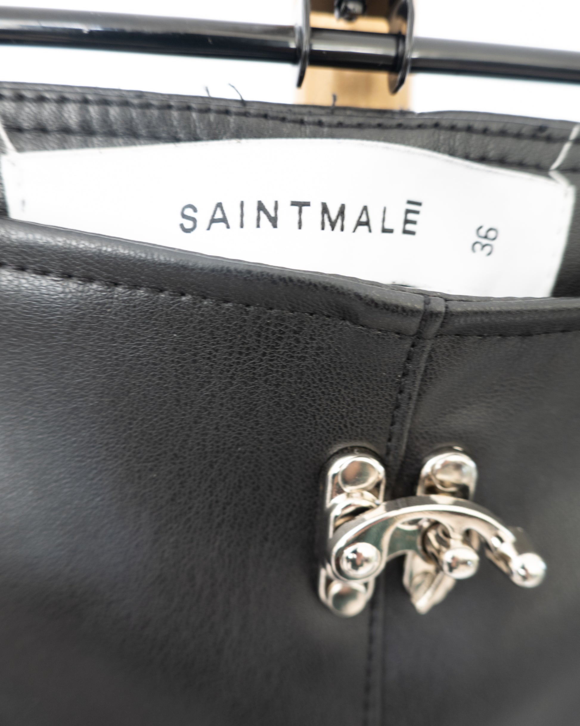 Pantalón Eco Leather Flare - SaintMalē - La Reversa