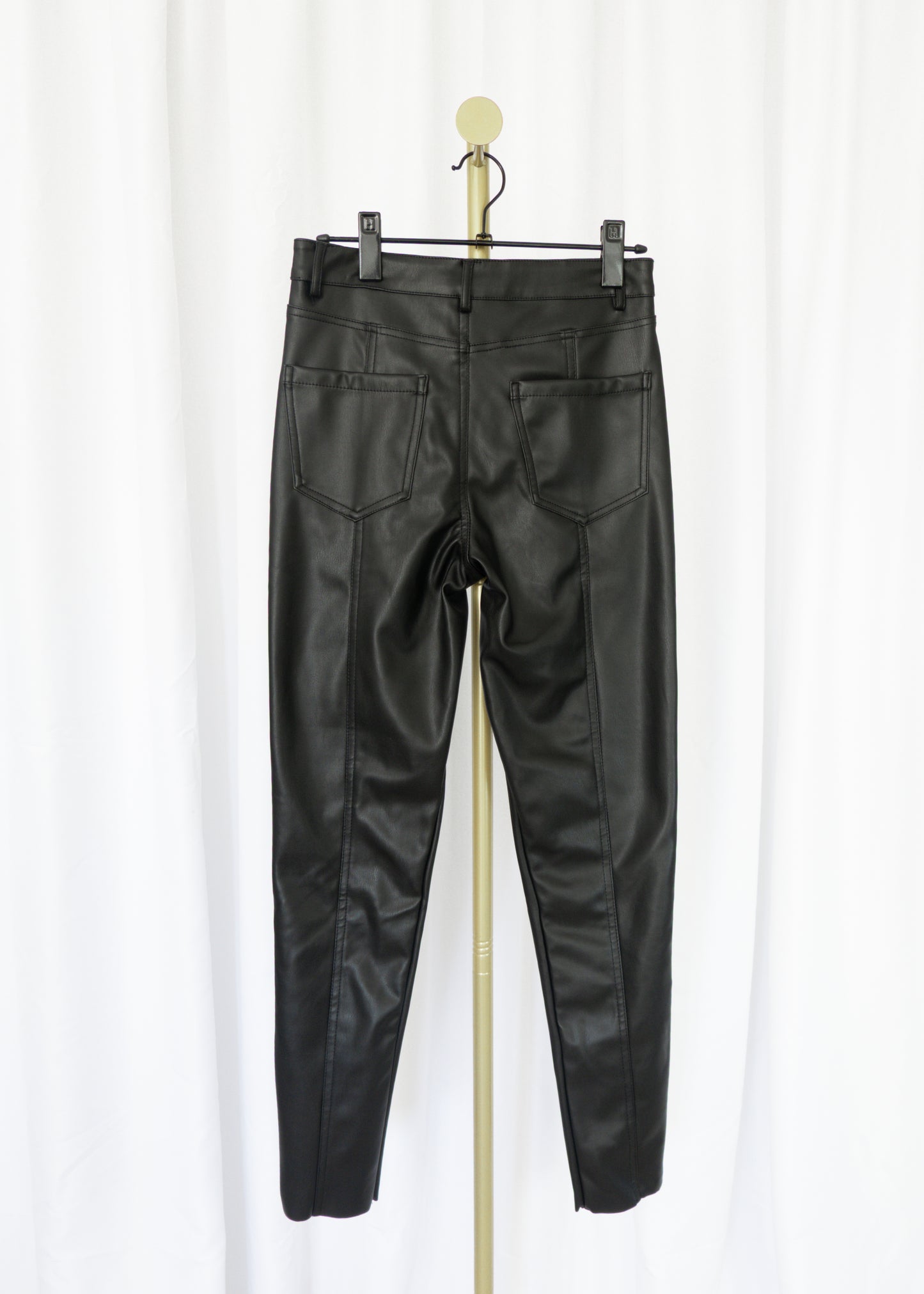 Pantalón Eco Leather - SaintMalē - La Reversa