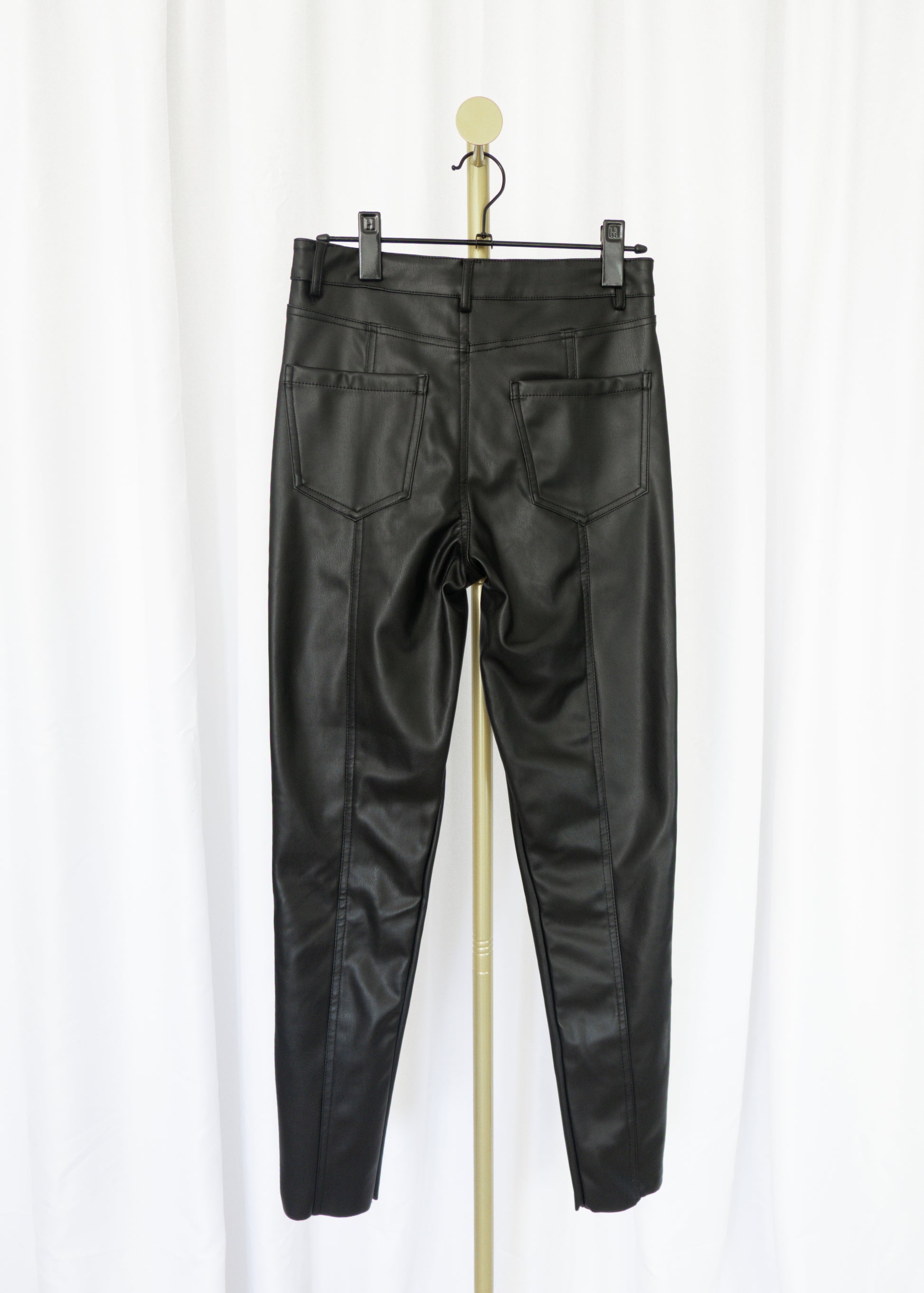 Pantalón Eco Leather - SaintMalē - La Reversa