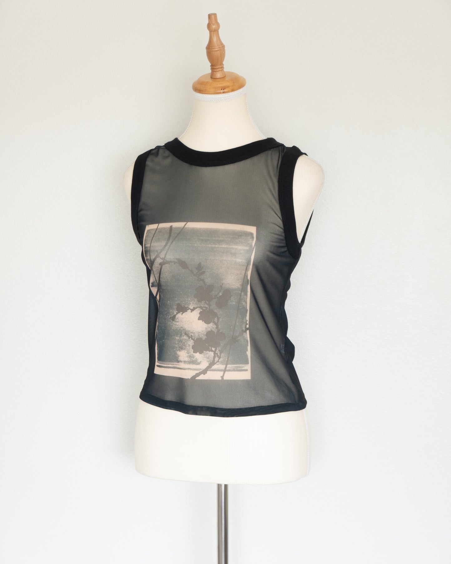 Polera Malla Negra Estampado - Bronca - La Reversa