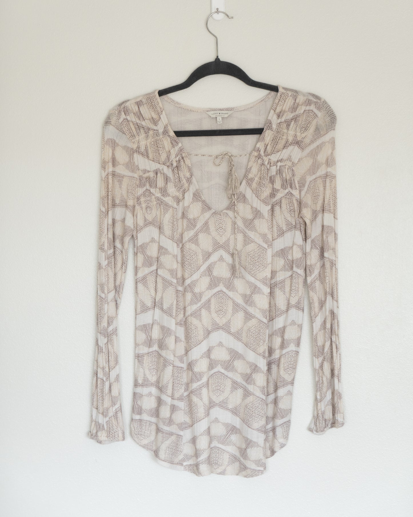Polera Tonos Neutros Geométrico- Lucky Brand - La Reversa