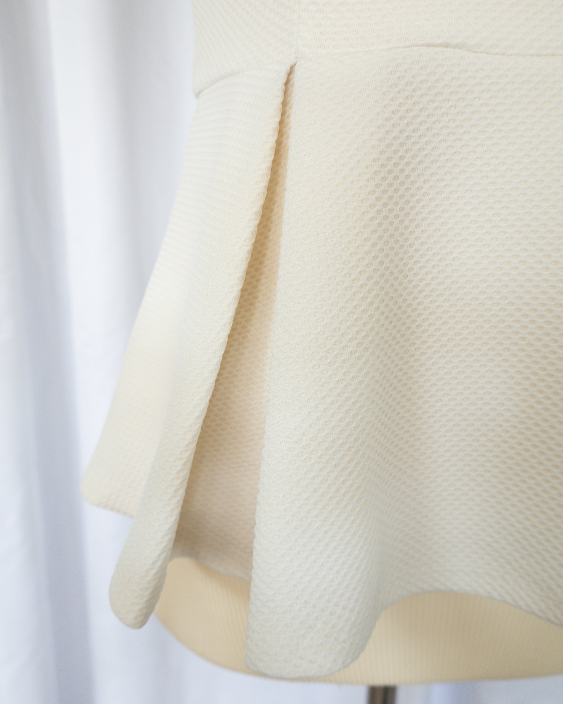 Top Peplum Texturizado Ivory