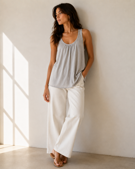 Top Gris con Espalda Calada - Silence + Noise - La Reversa