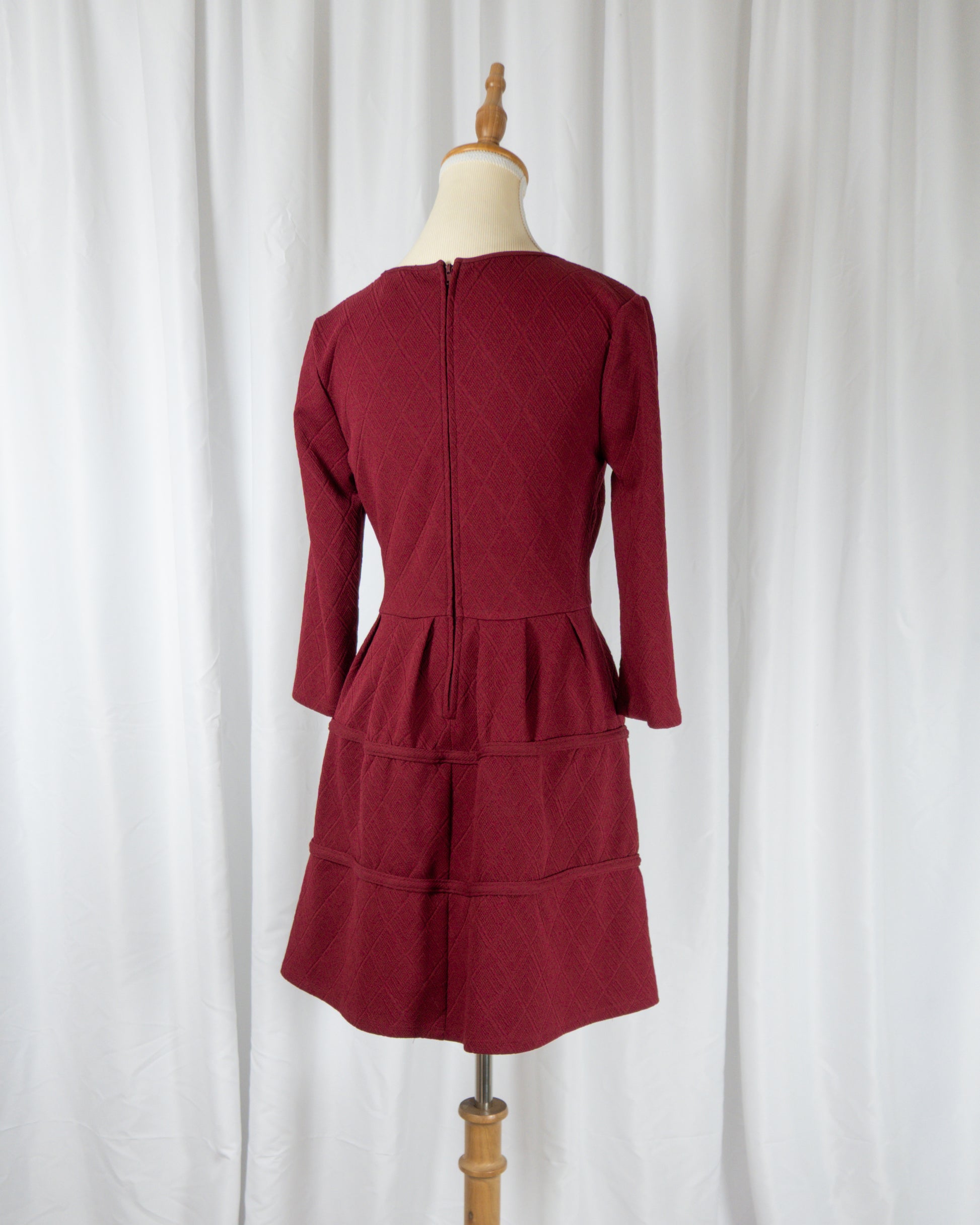Vestido Corto Deep Vine - City Studio - La Reversa