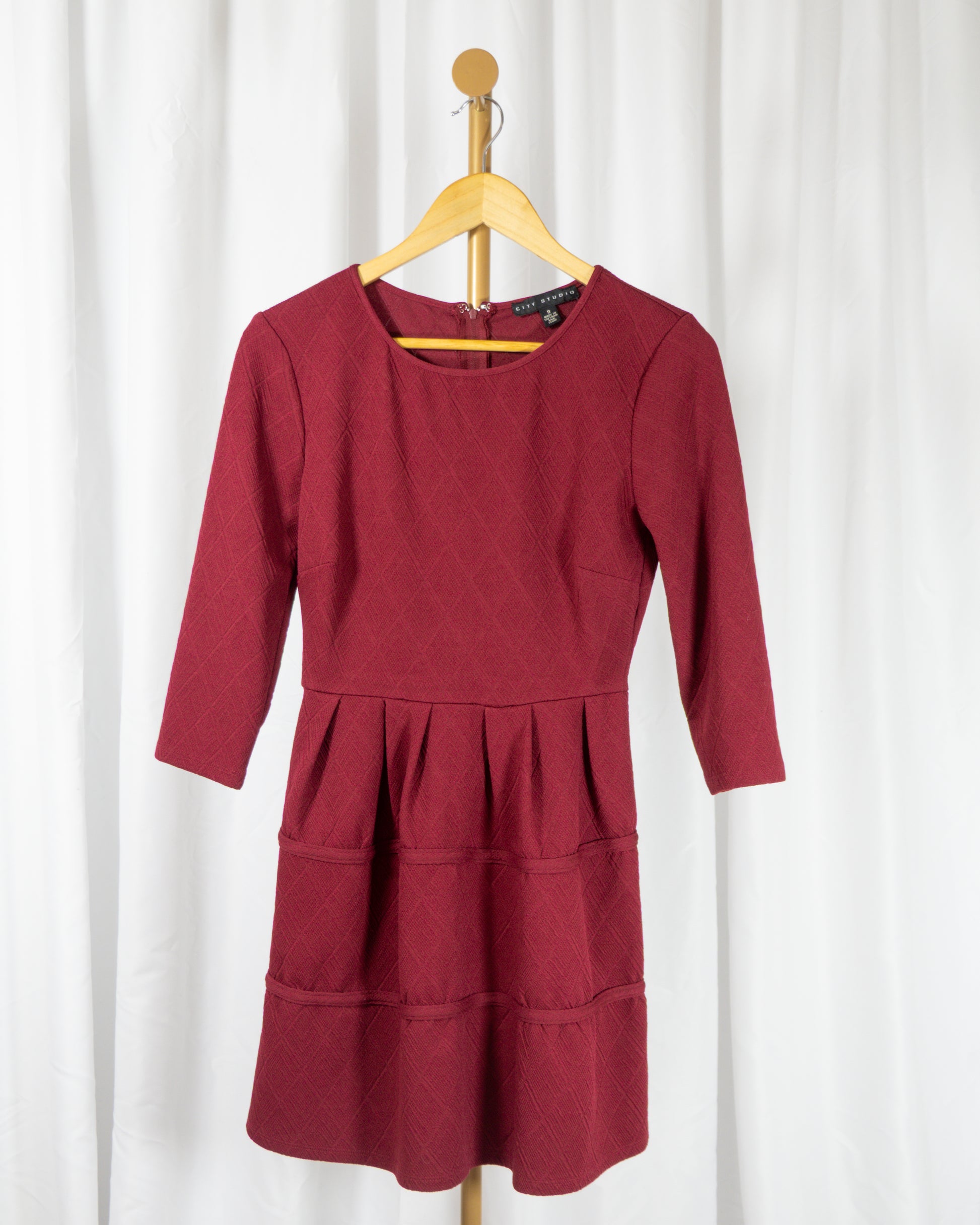 Vestido Corto Deep Vine - City Studio - La Reversa